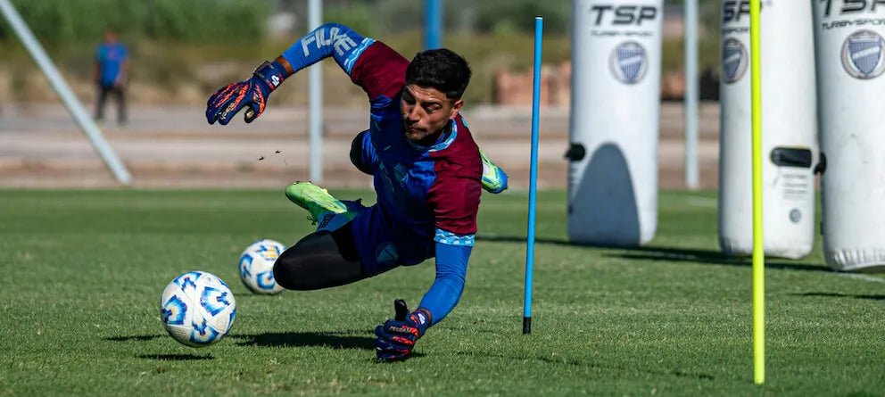 Top 5 Best Goalkeeper Gloves 2025