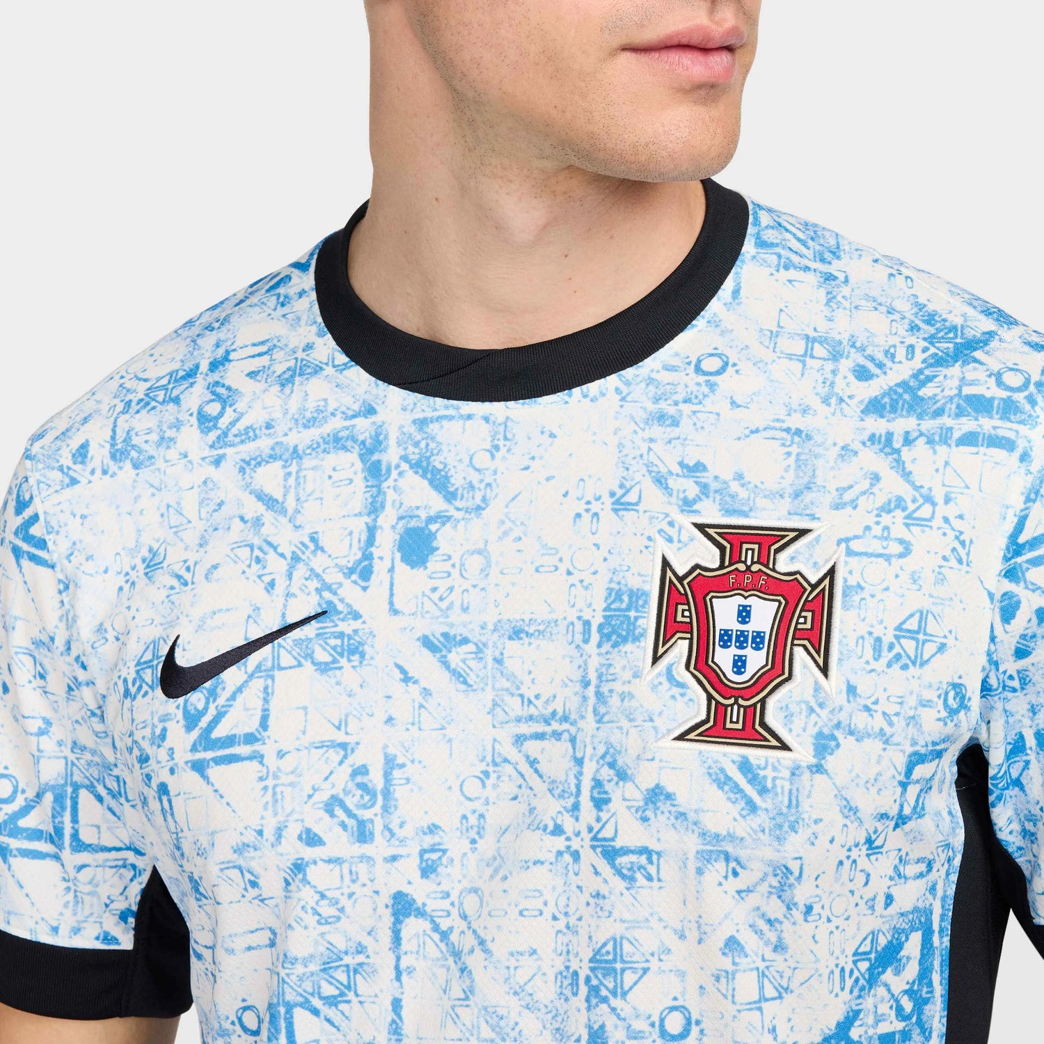 Nike 2024-25 Portugal Men's Stadium Away Jersey (Detail 2)