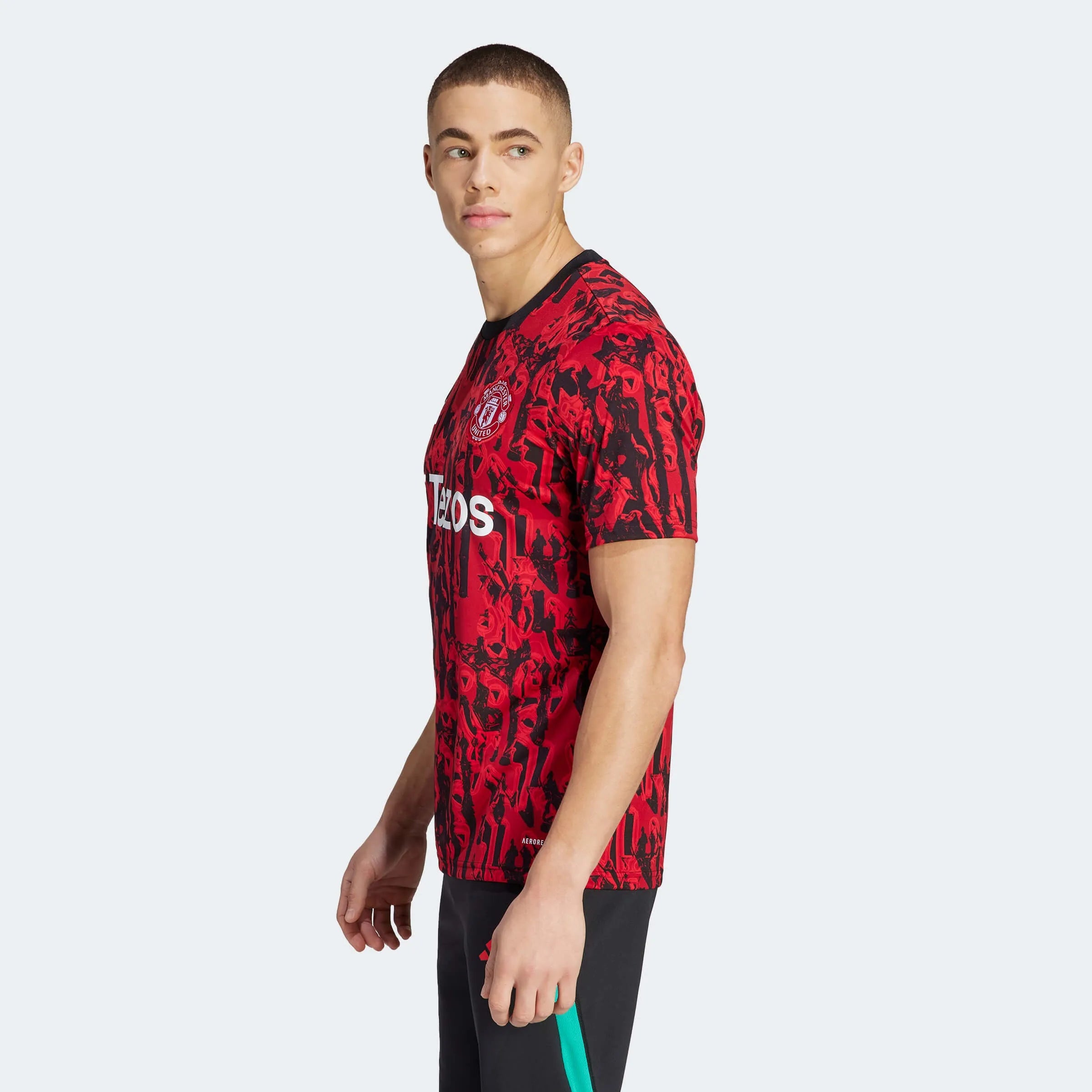 adidas 2023-24 Manchester United Men's Pre-Match Jersey (Model - Side)