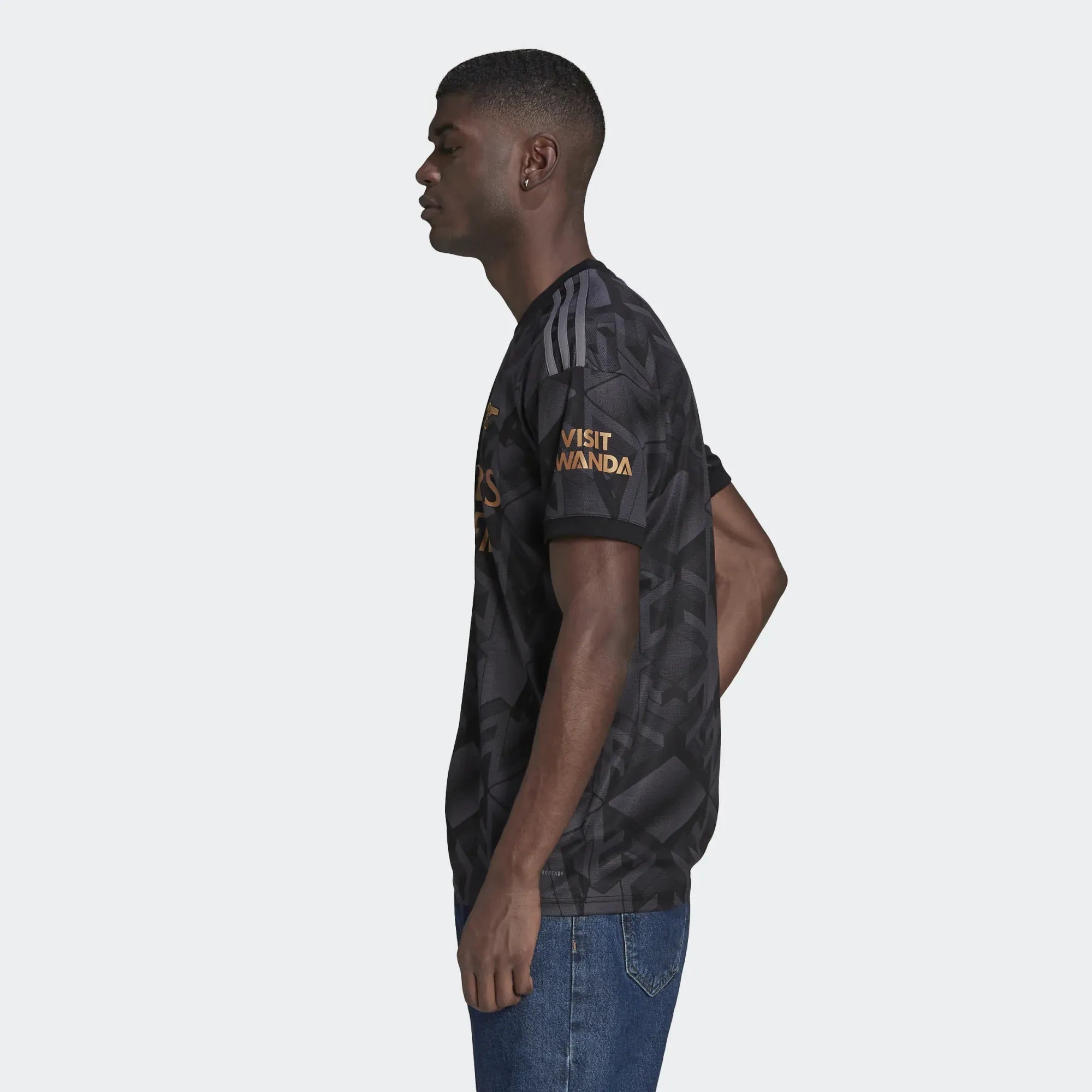 adidas 22-23 Arsenal Away Jersey - Black (Model - Side)