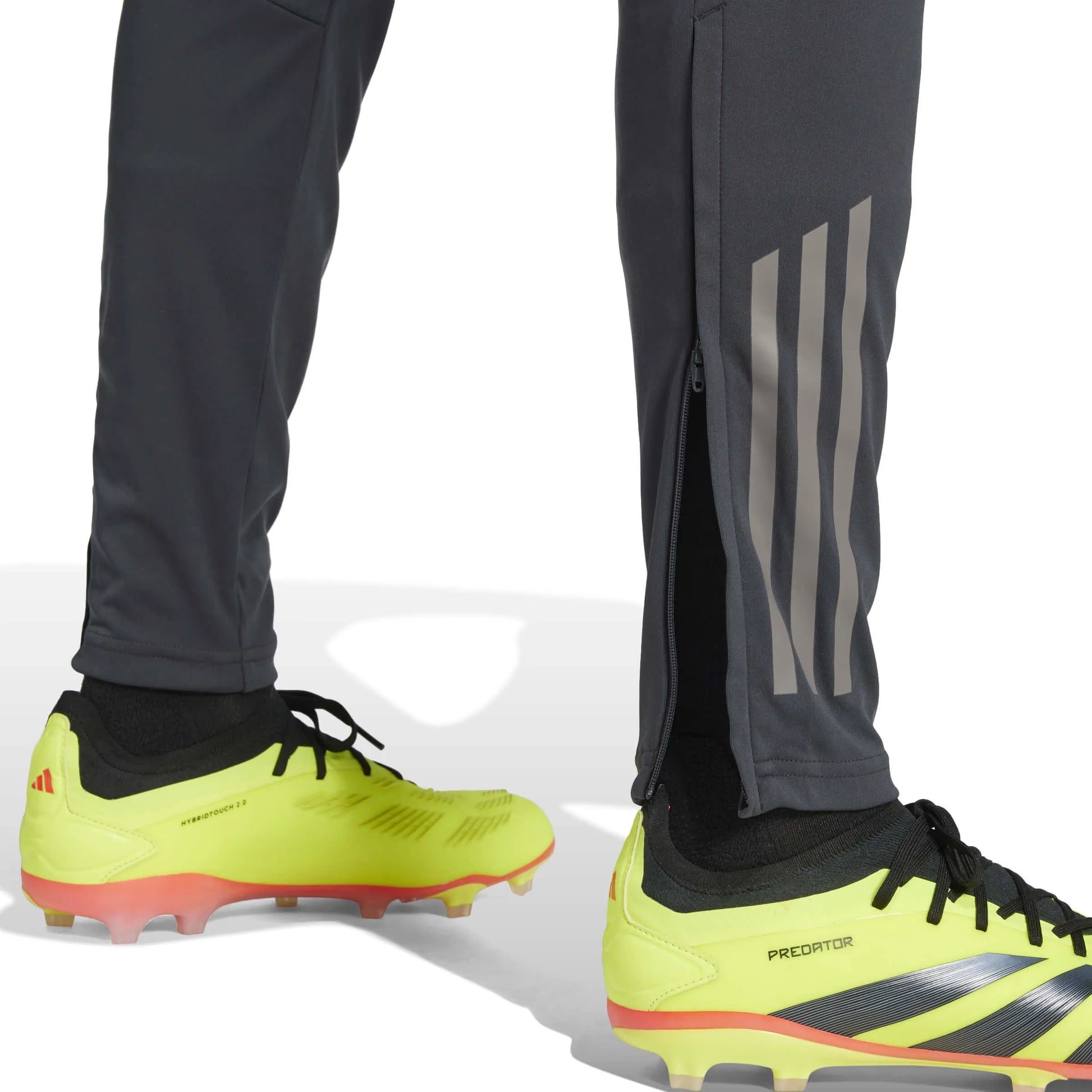 adidas 2024-25 Real Madrid Men's EU Training Pants (Detail 2)