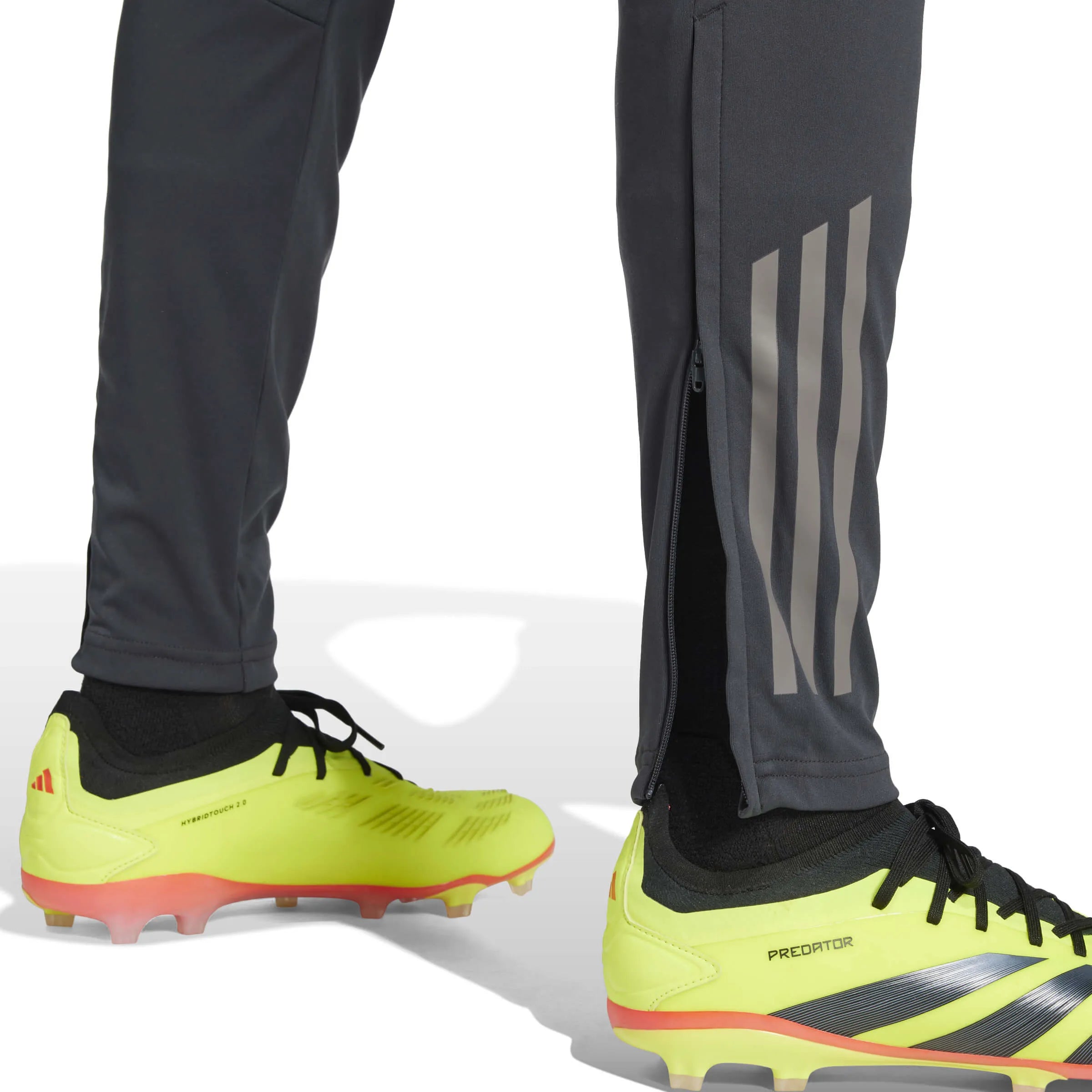 adidas 2024-25 Real Madrid Men's EU Training Pants (Detail 2)