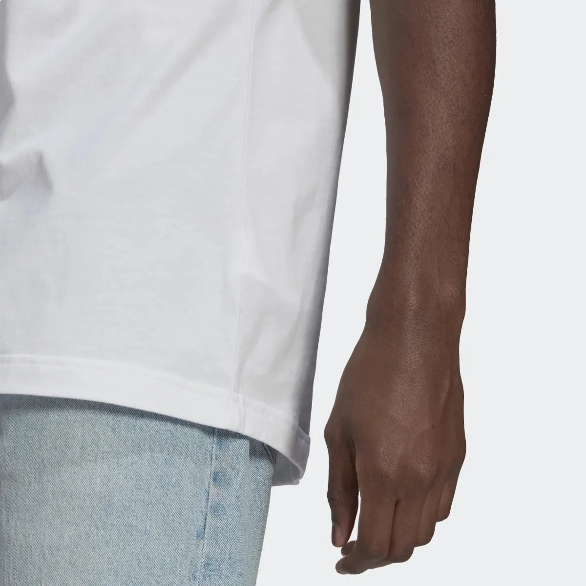 adidas 22-23 Bayern Munich Graphic Tee - White-Red (Detail 2)