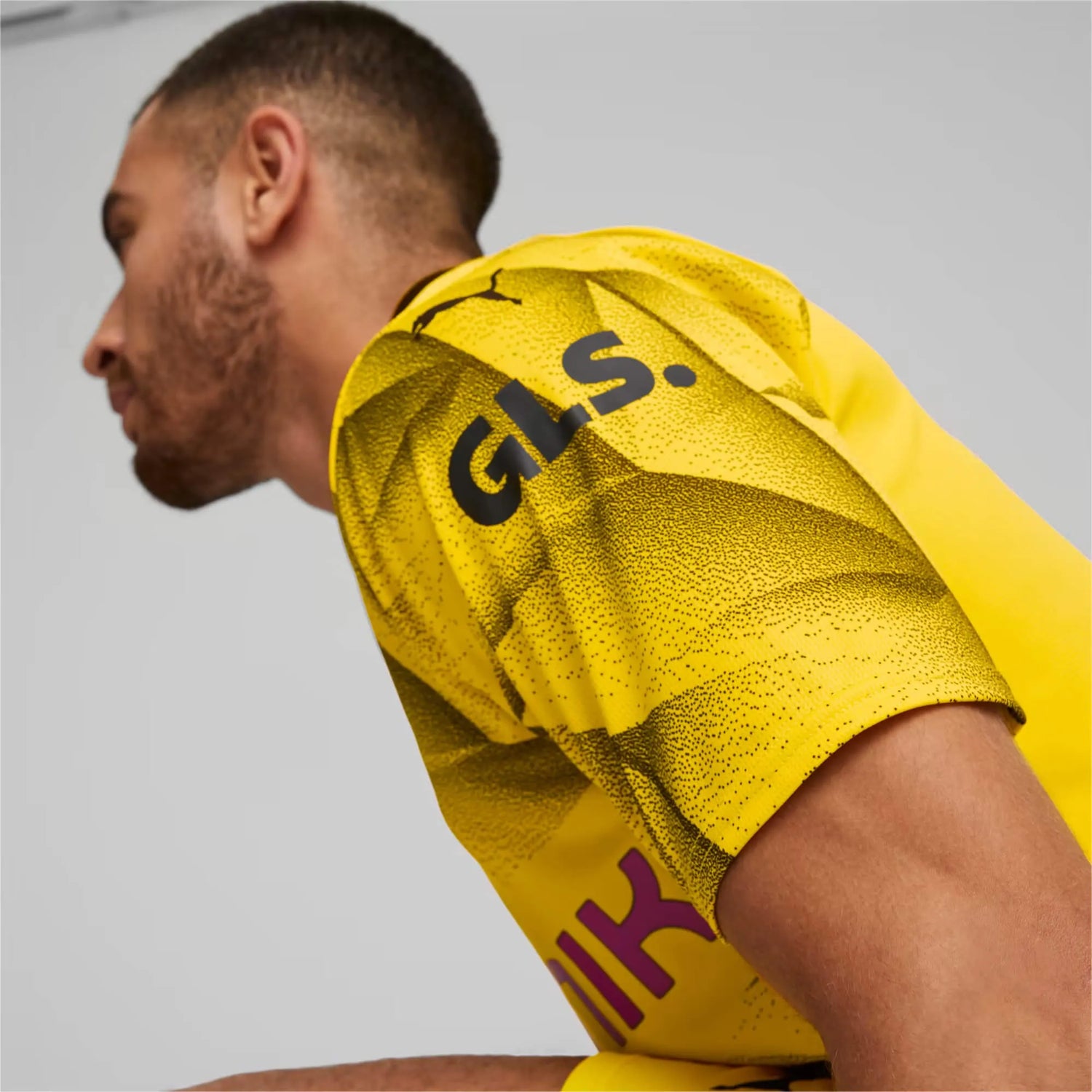 Puma 2023-24 Borussia Dortmund Men's Stadium Third Jersey (Detail 2)