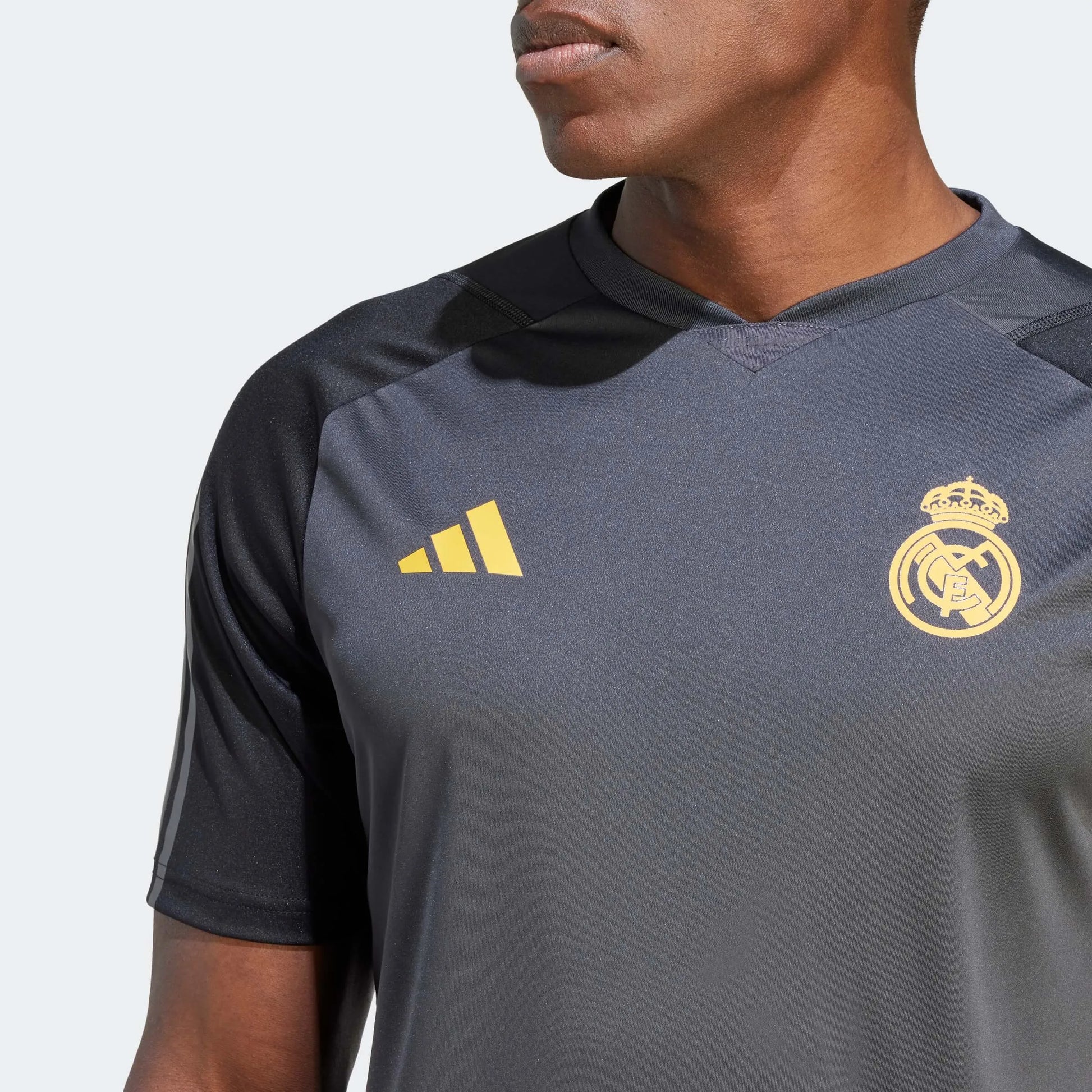 adidas 2023-24 Real Madrid Men's EU Training Jersey (Detail 1)