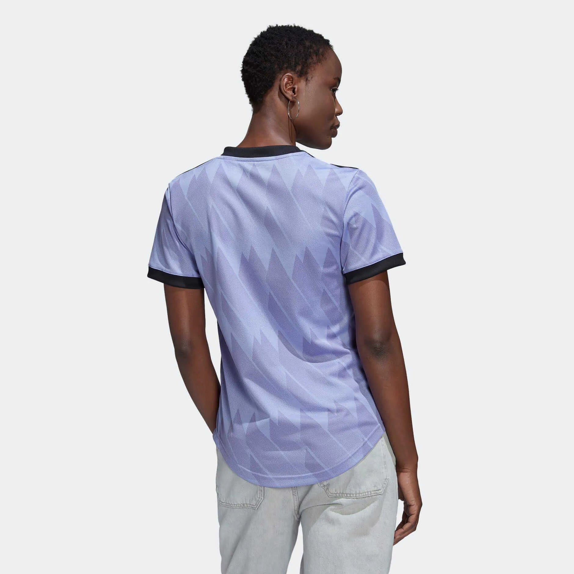 adidas 2022-23 Real Madrid Women's Away Jersey - Light Purple (Model - Back)