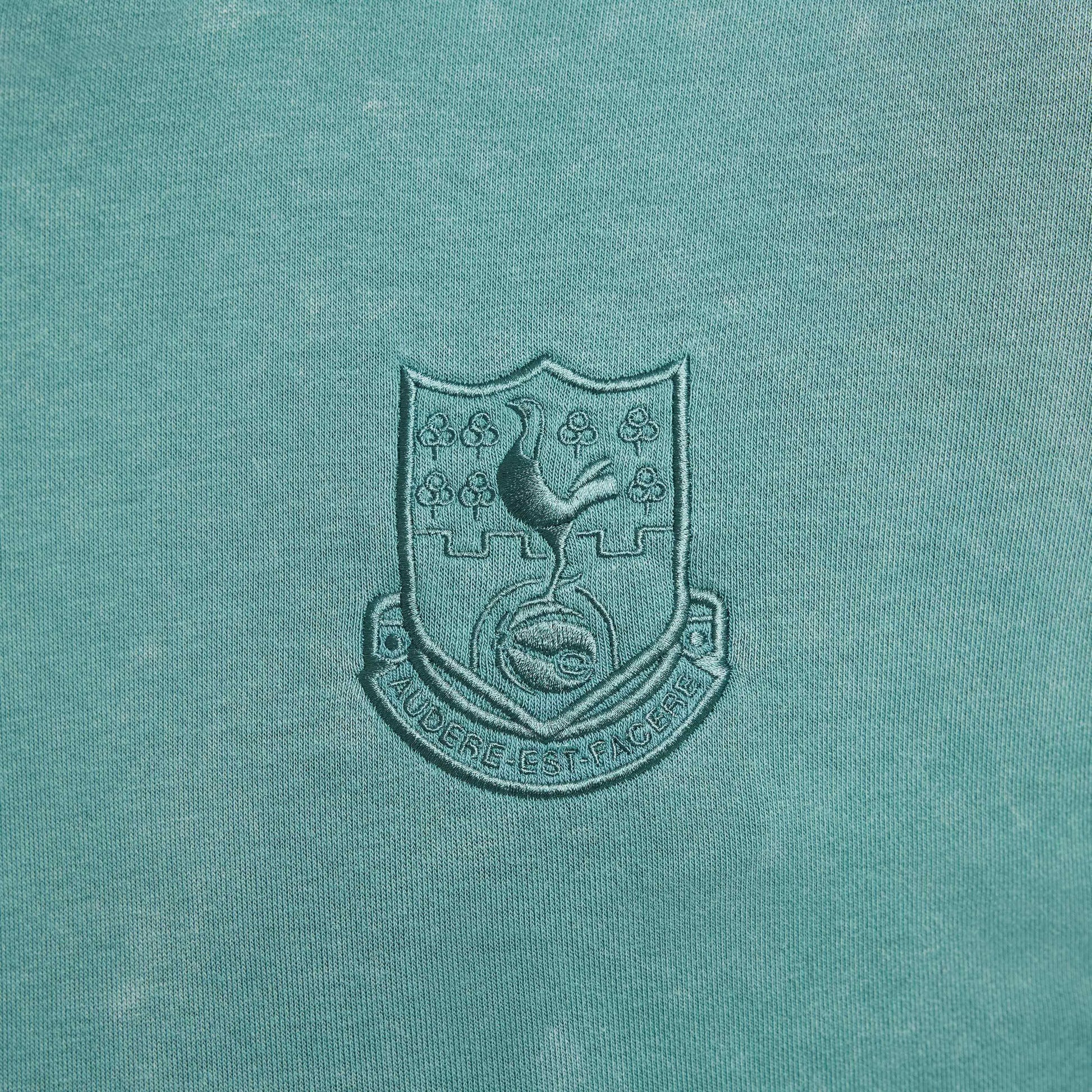 Nike 2024-25 Tottenham Men's Club Third Pullover Hoodie (Detail 3)