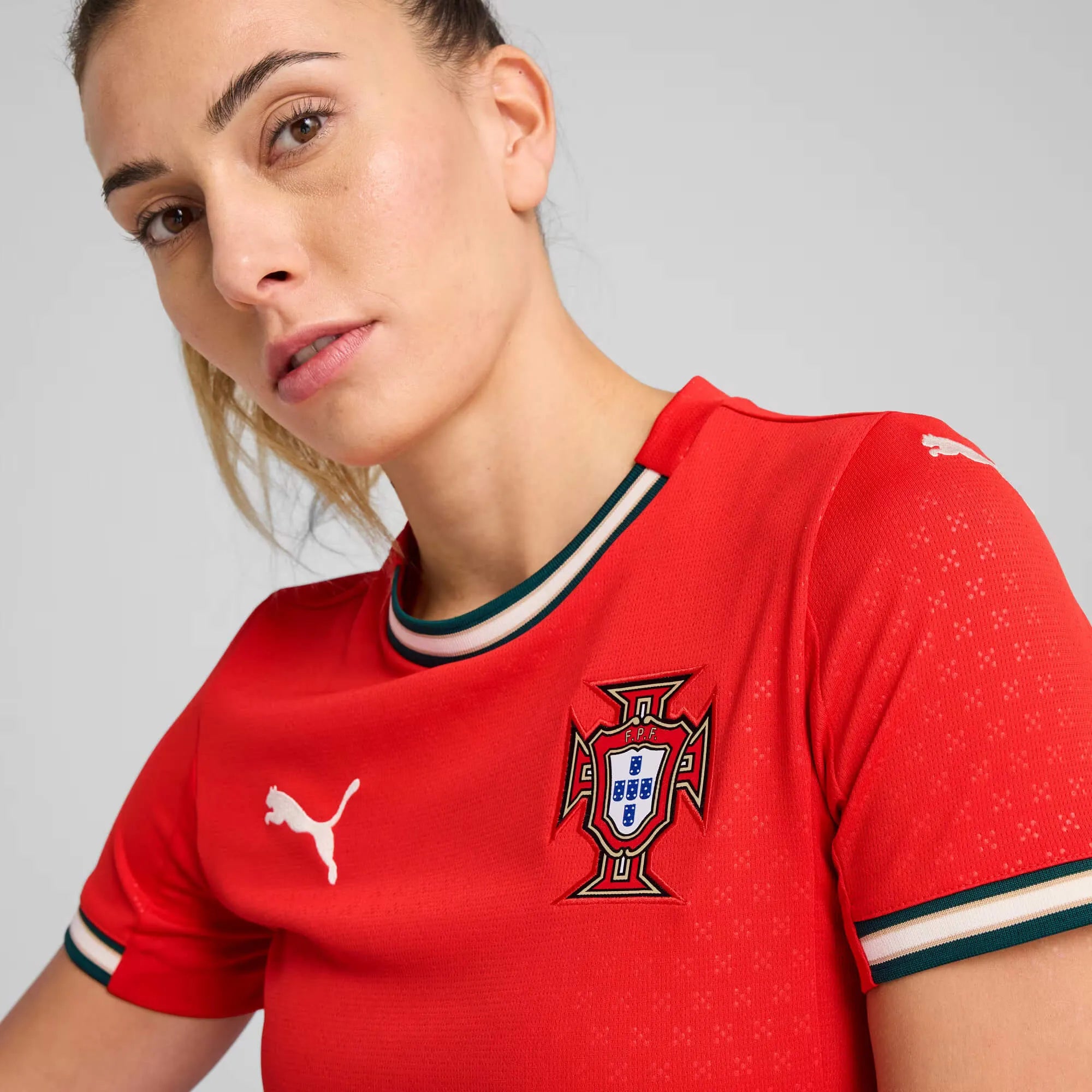 Puma 2025-26 Portugal Women's Stadium Home Jersey (Detail 1)