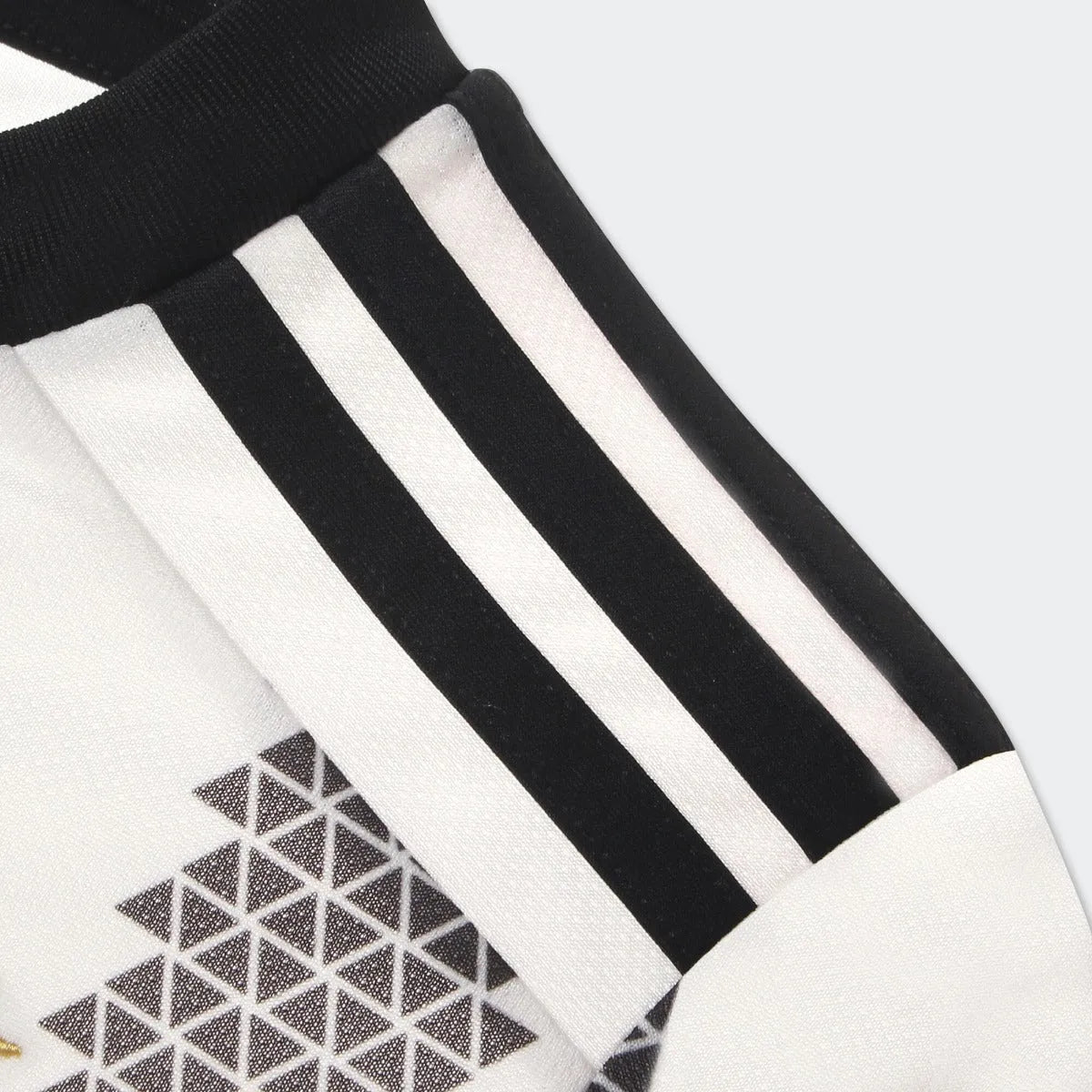 adidas 22-23 Juventus Youth Home Jersey - White-Black (Detail 1)