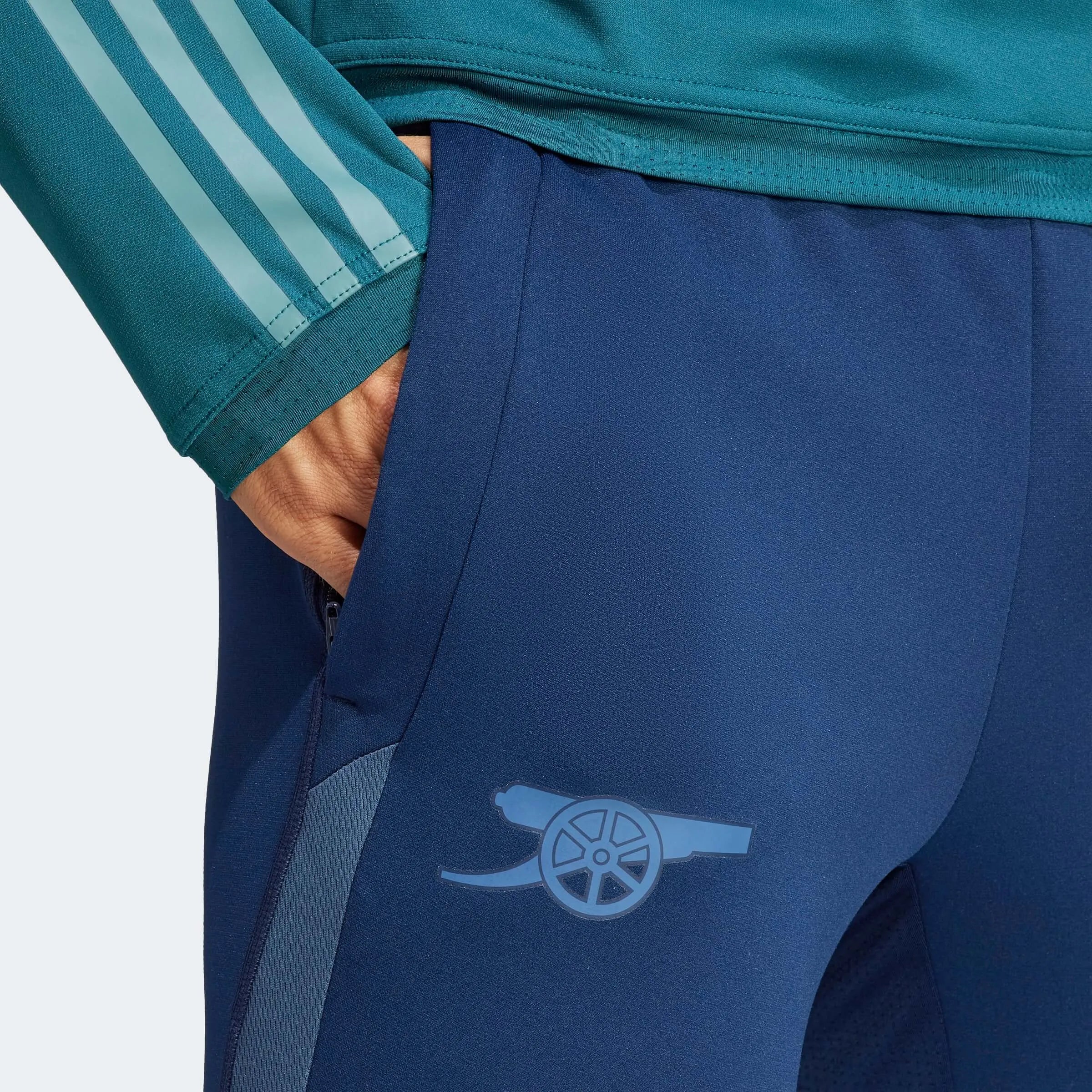 adidas 2023-24 Arsenal Men's EU Training Pants (Detail 1)