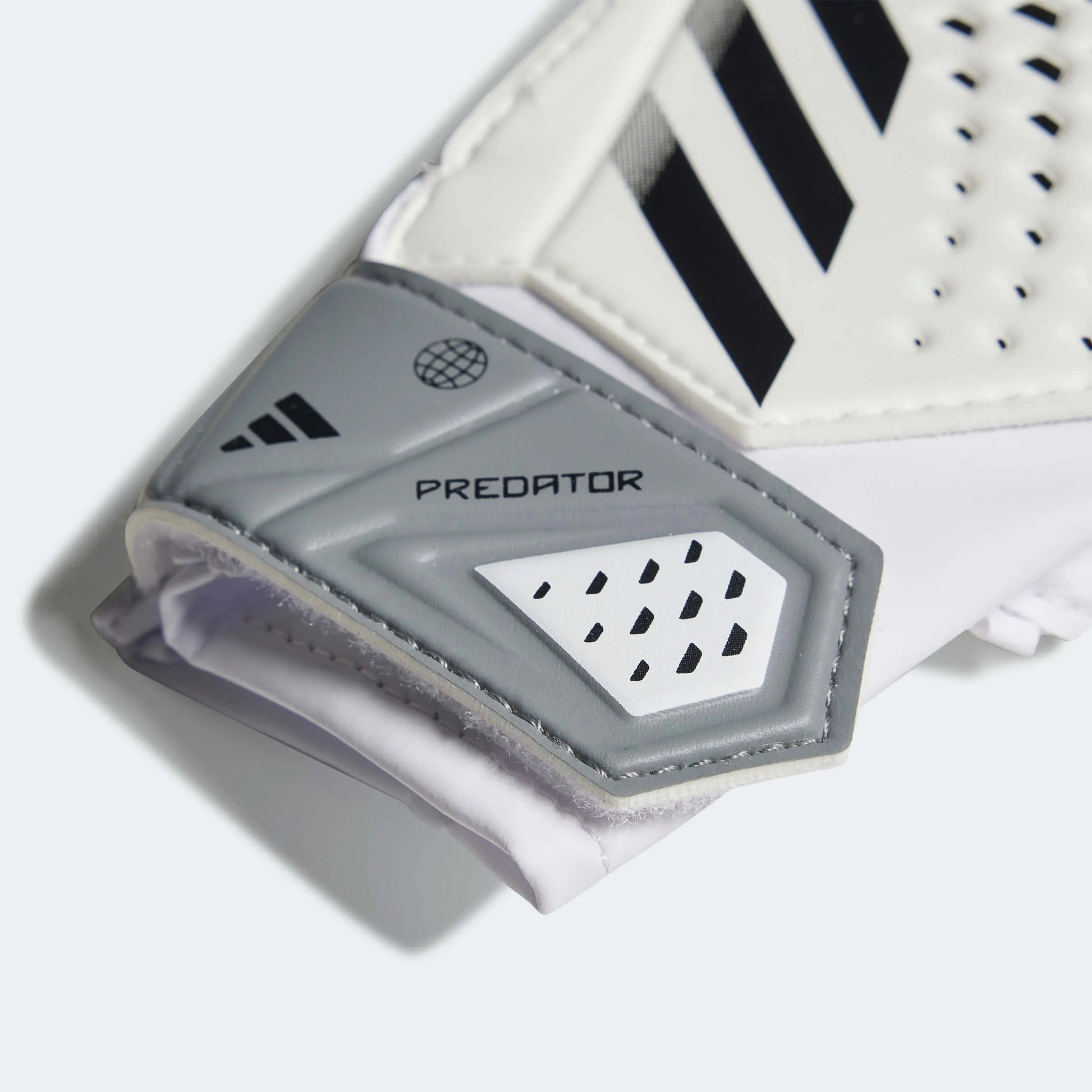 adidas FA23 Predator Training Youth Goalkeeper Gloves (Detail 1)