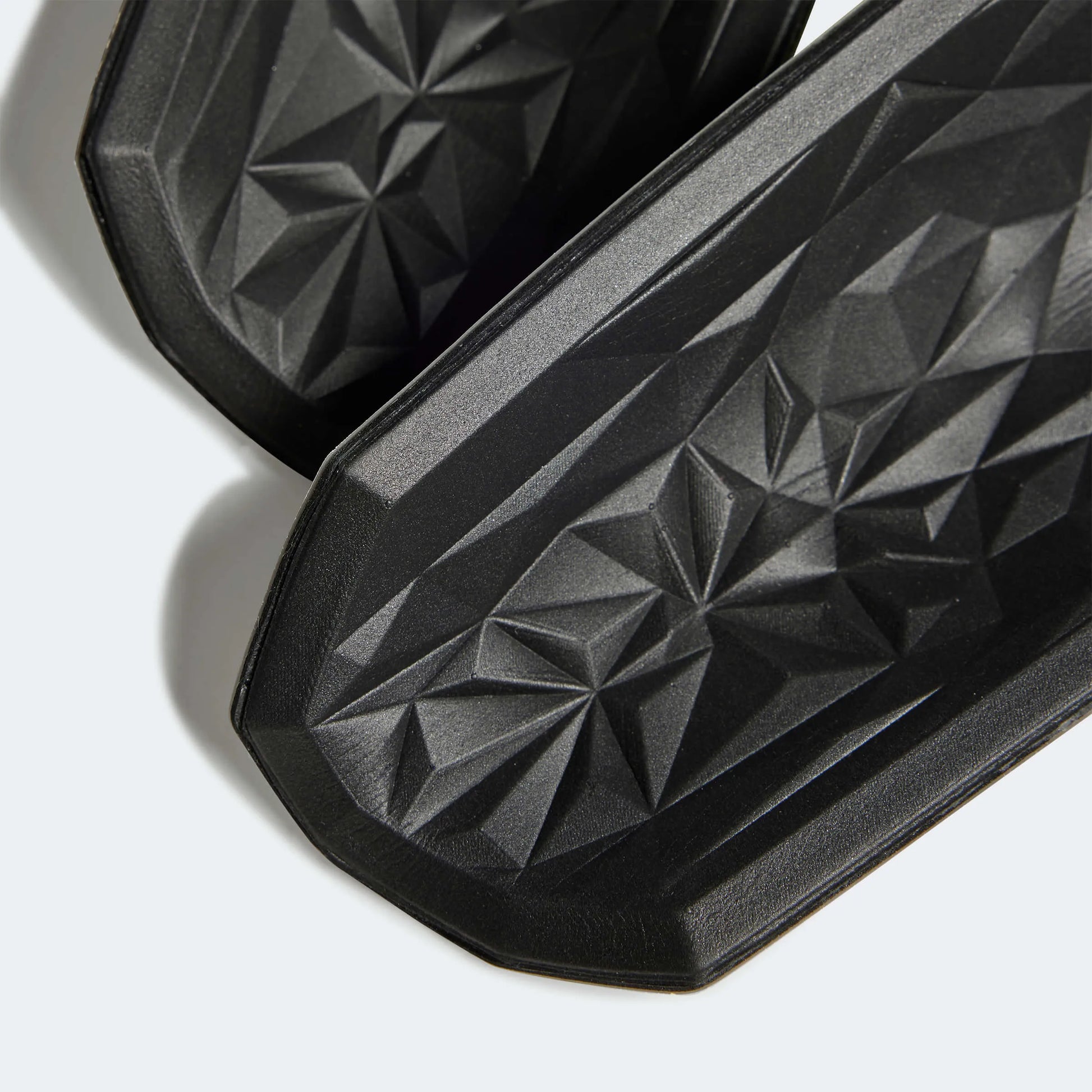 adidas FA23 Predator Competition Shin Guards (Detail 1)