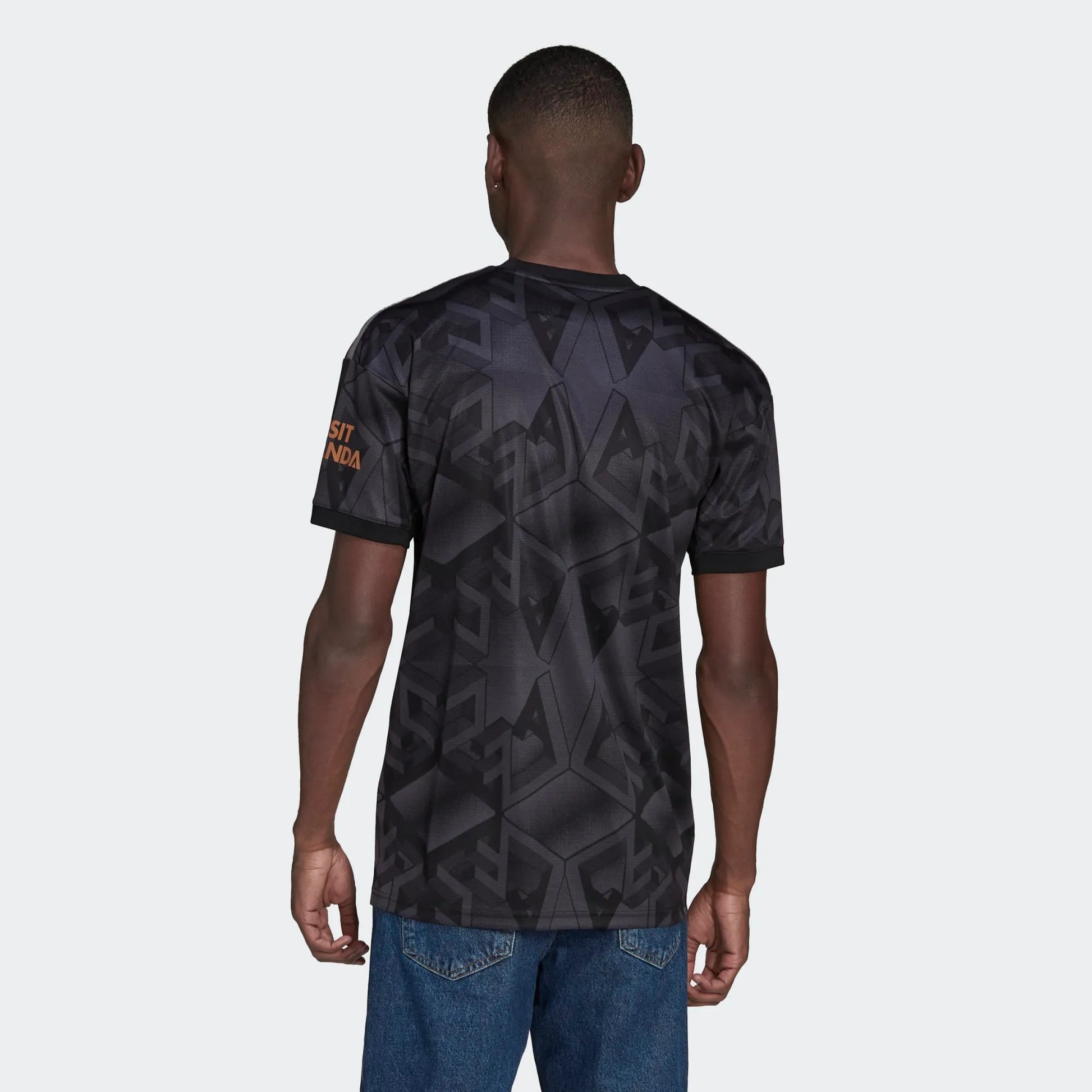 adidas 22-23 Arsenal Away Jersey - Black (Model - Back)