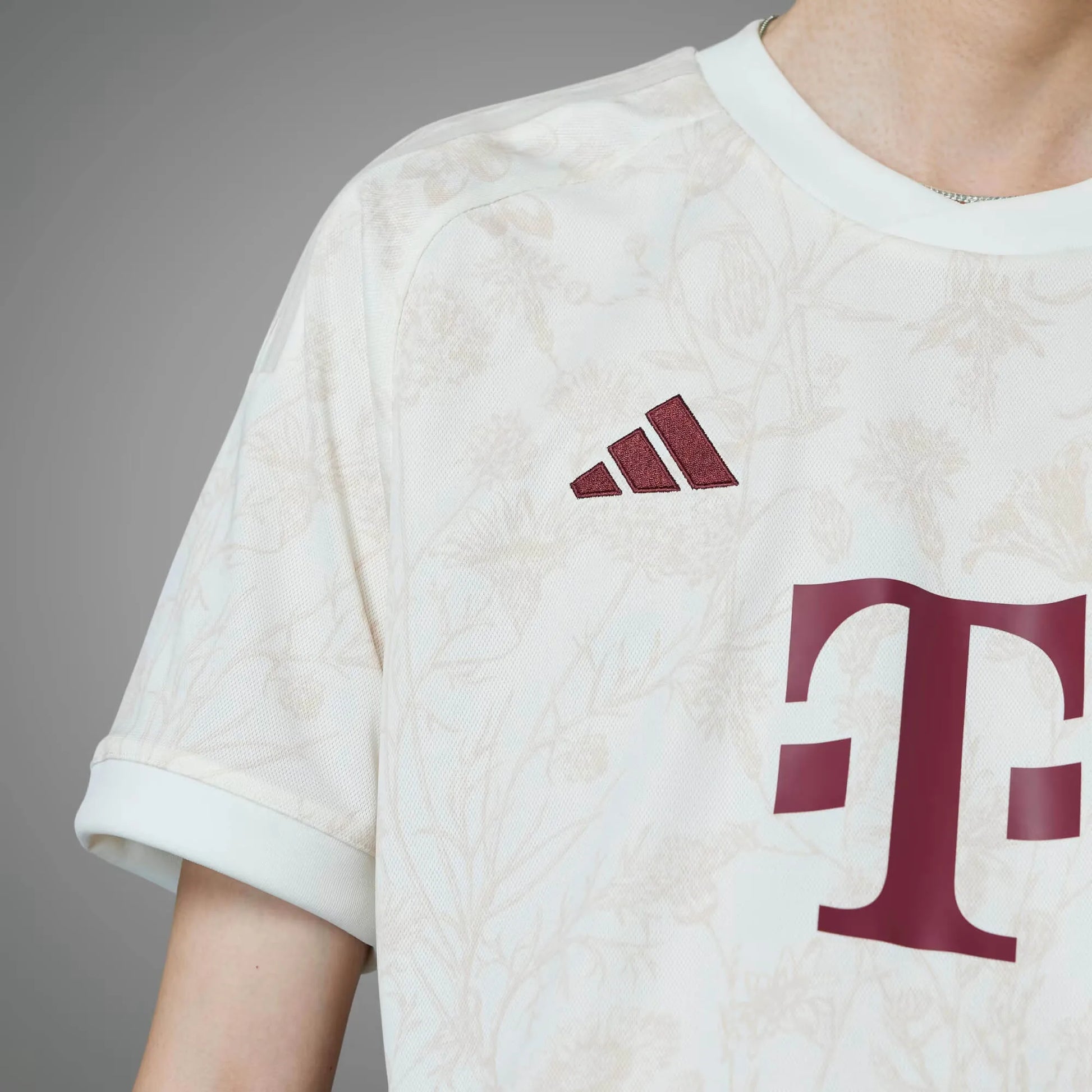 adidas 2023-24 Bayern Munich Men's Stadium Third Jersey (Detail 4)