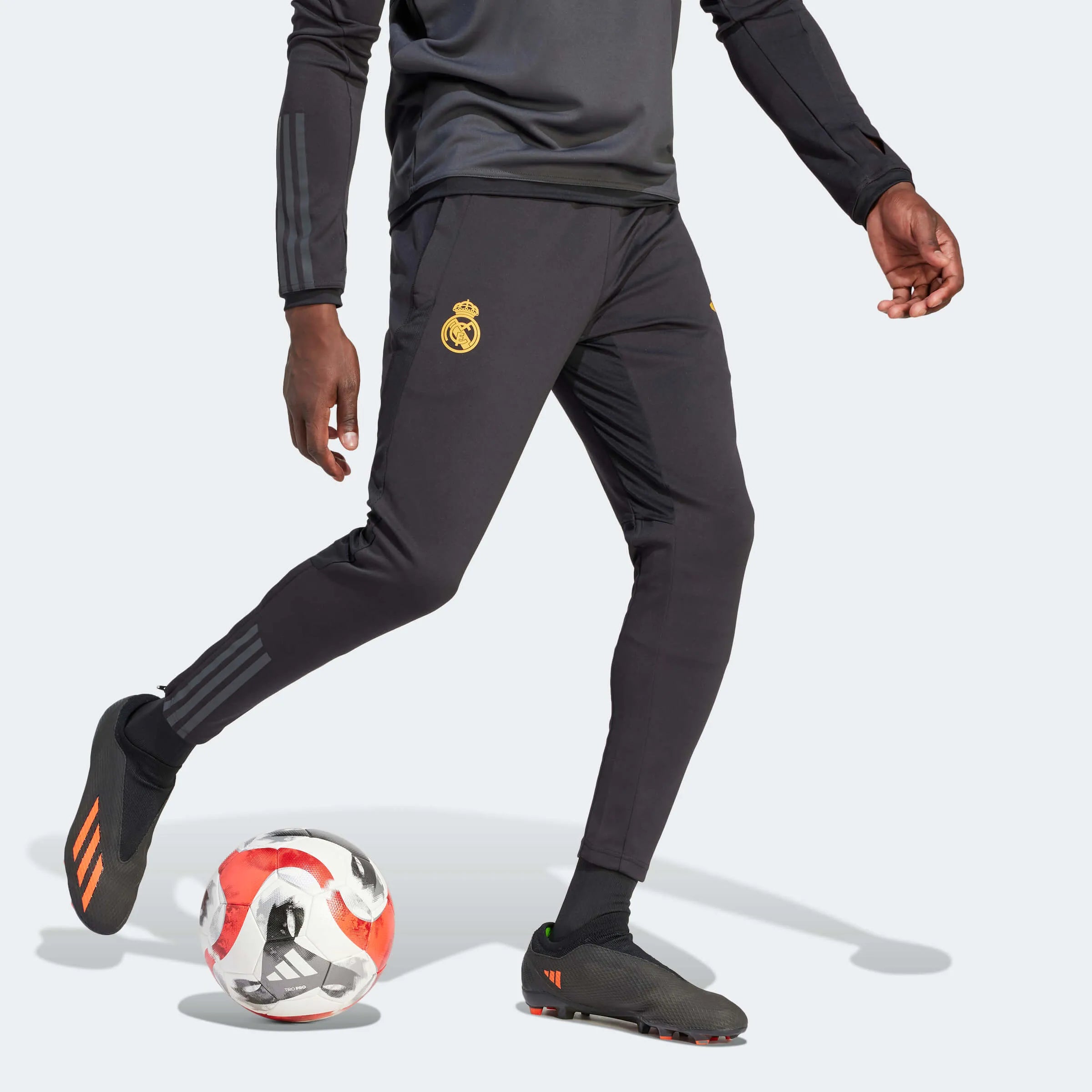 adidas 2023-24 Real Madrid Men's EU Training Pants (Model - Side)