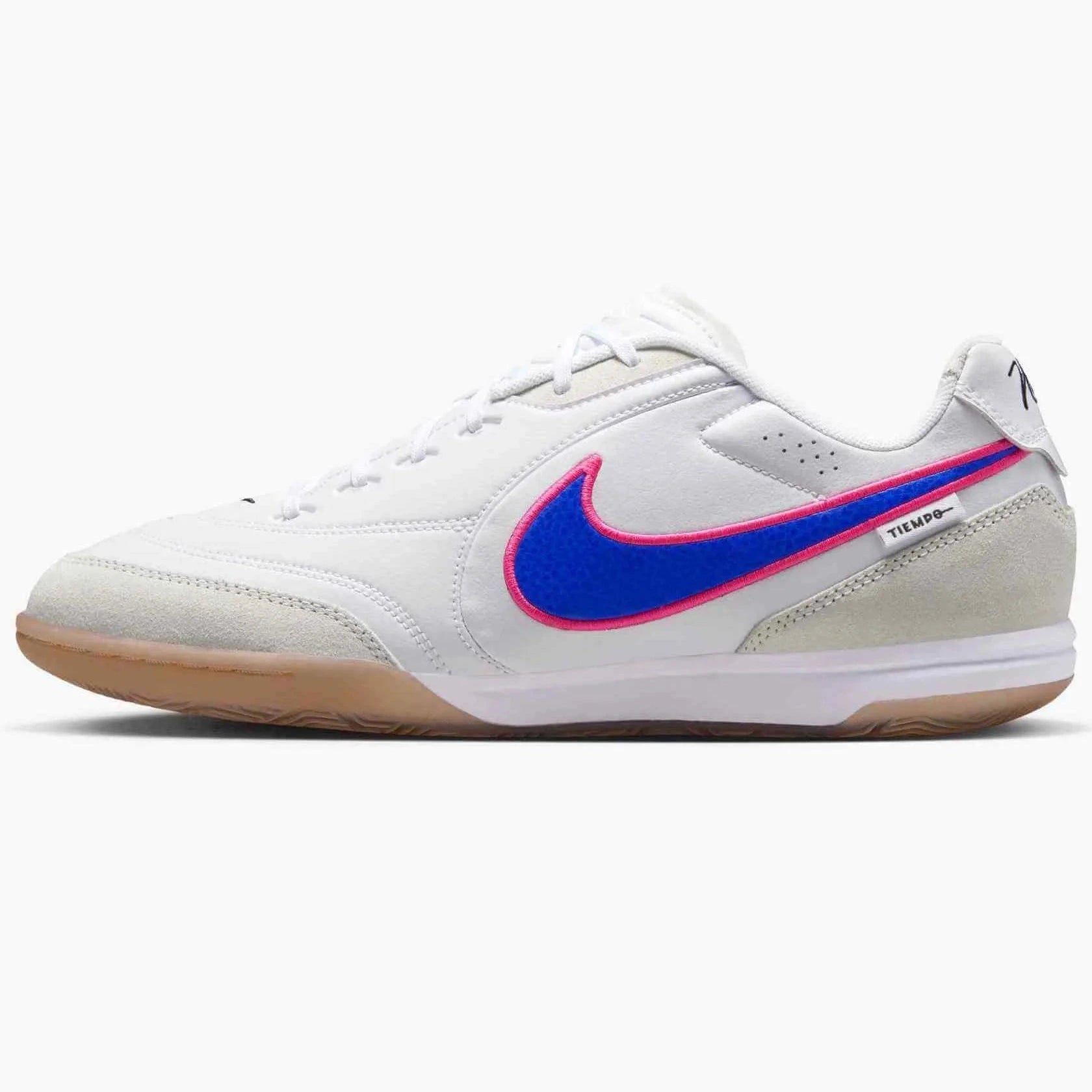 あーちゃん⭐︎セール中Nike Tiempo X スパイクシューズ ホワイト Nike Tiempo Streetgato Indoor Soccer Shoes - Attack Pack (SP26