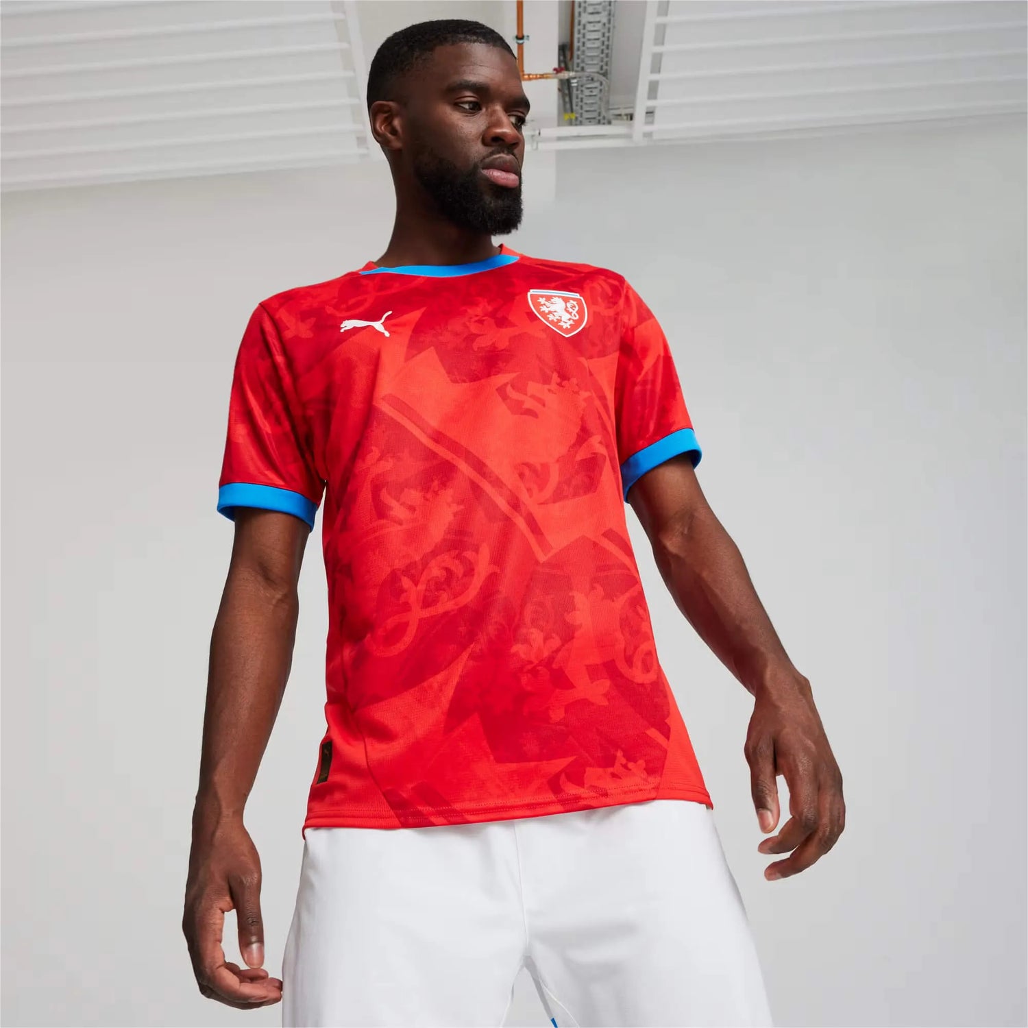 Puma 2024-25 Czech Republic Stadium Home Jersey (Model - Front)