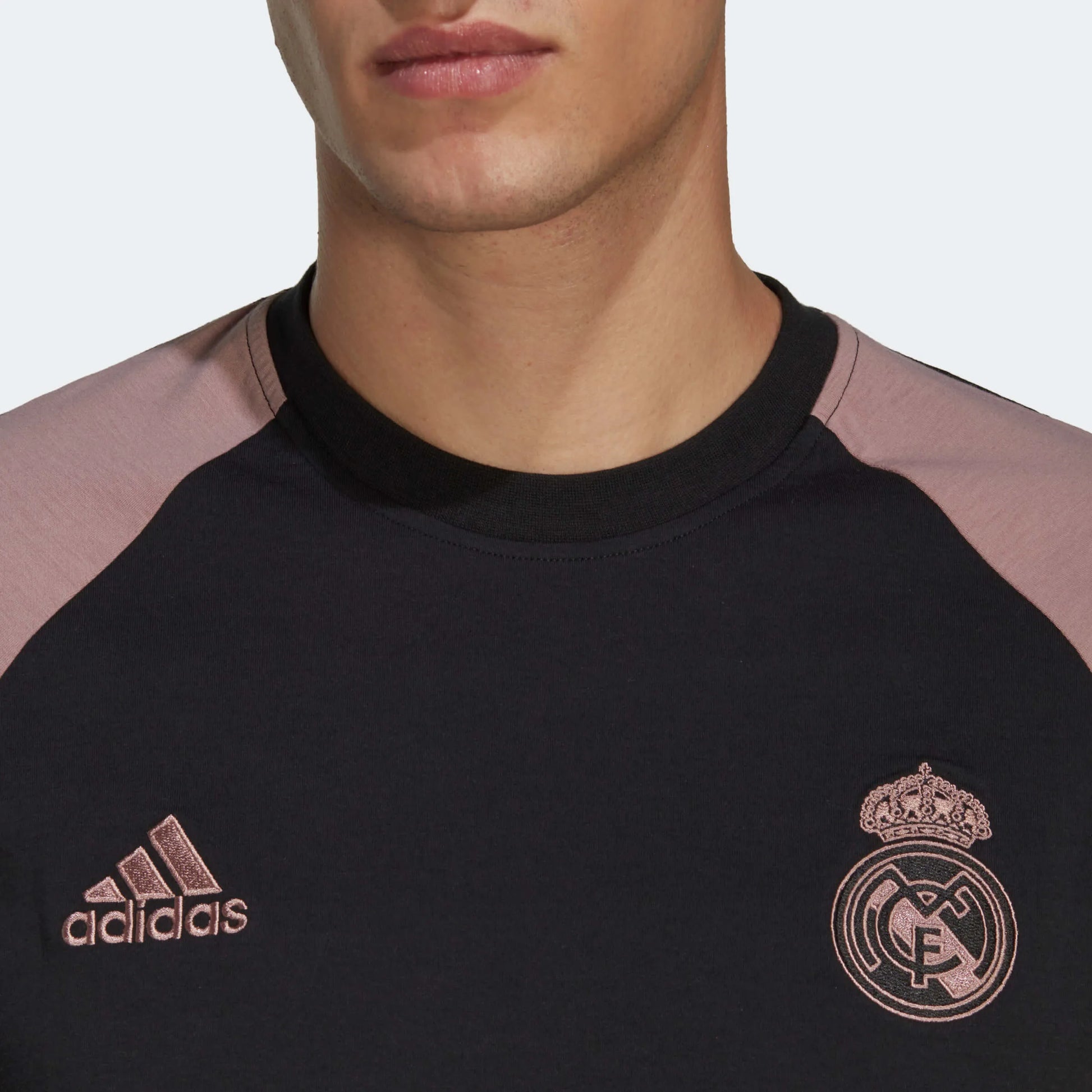 adidas 2022-23 Real Madrid Travel Tee - Black-Purple (Detail 1)