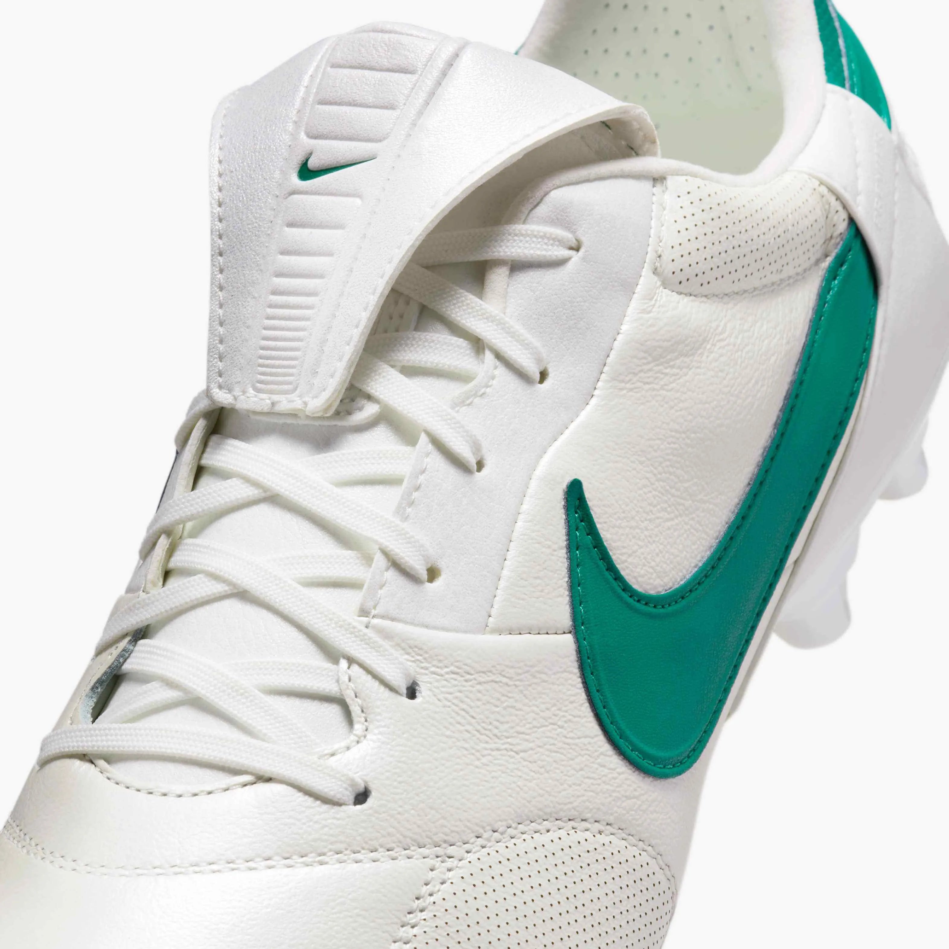 Nike Premier III FG Metallic Summit White-Mystic Green (Detail 2)