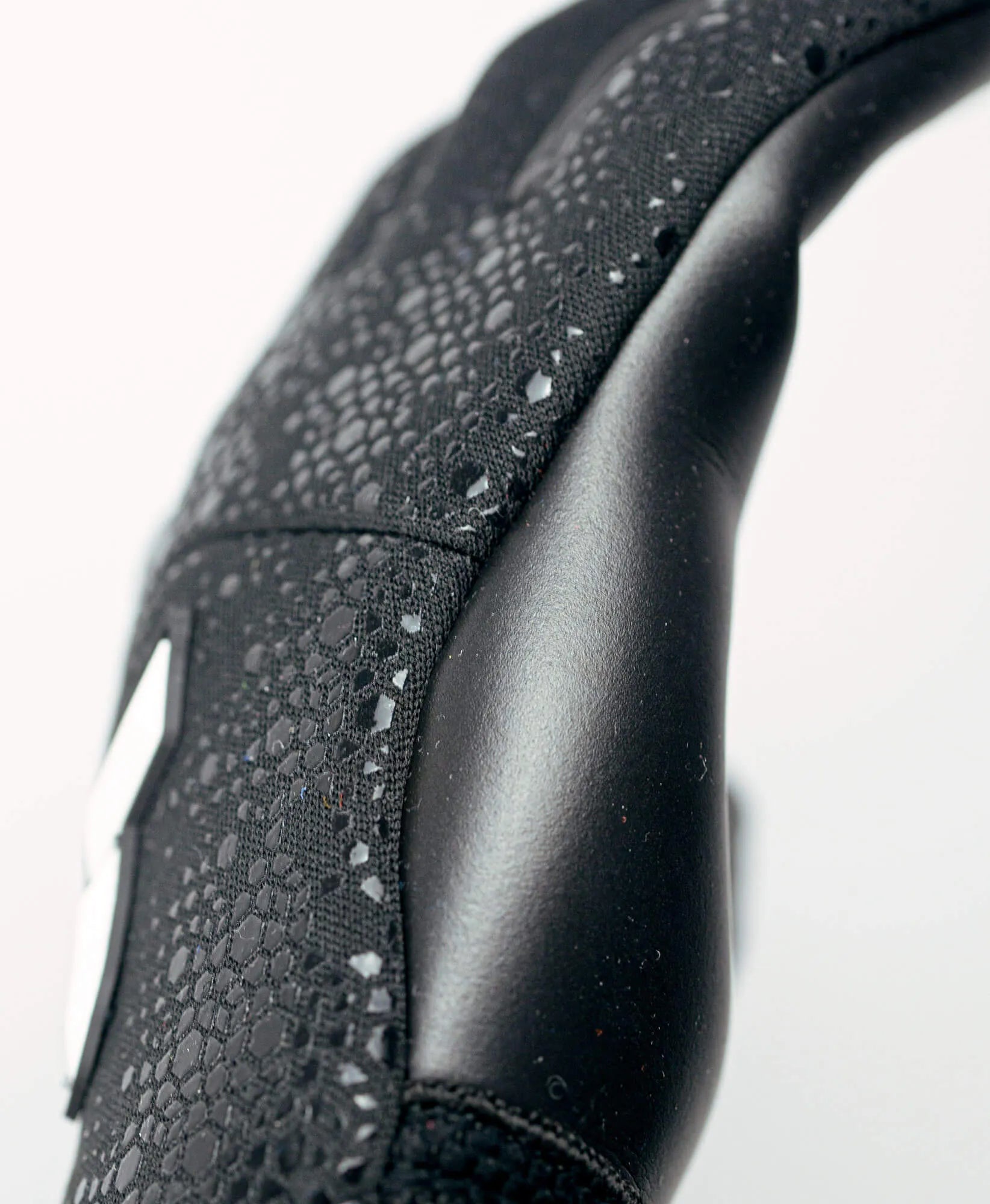 Reusch Pure Contact Infinity Goalkeeper Gloves - Black-White (Detail 2)