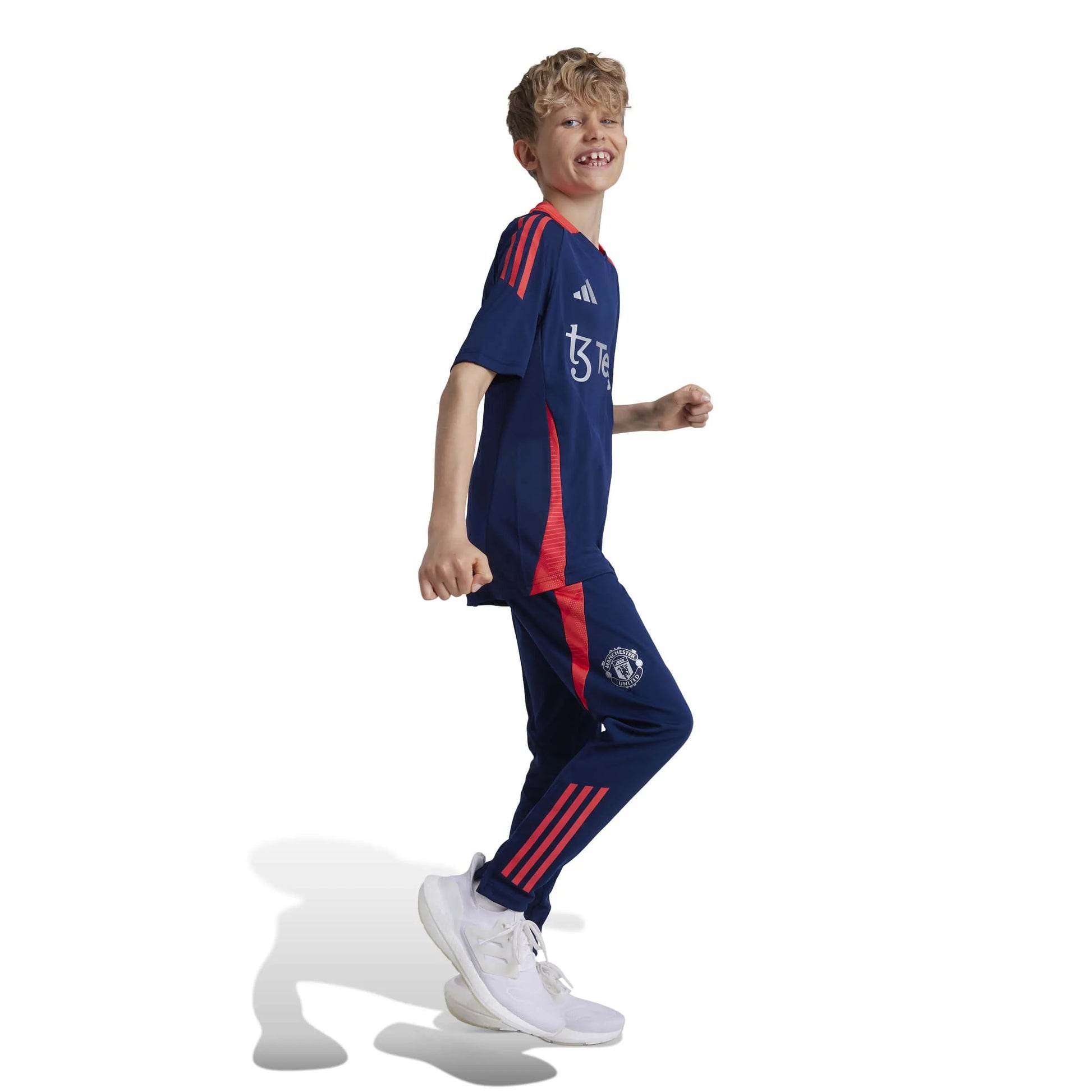 adidas 2024-25 Manchester United Youth Training Pants (Model - Side)