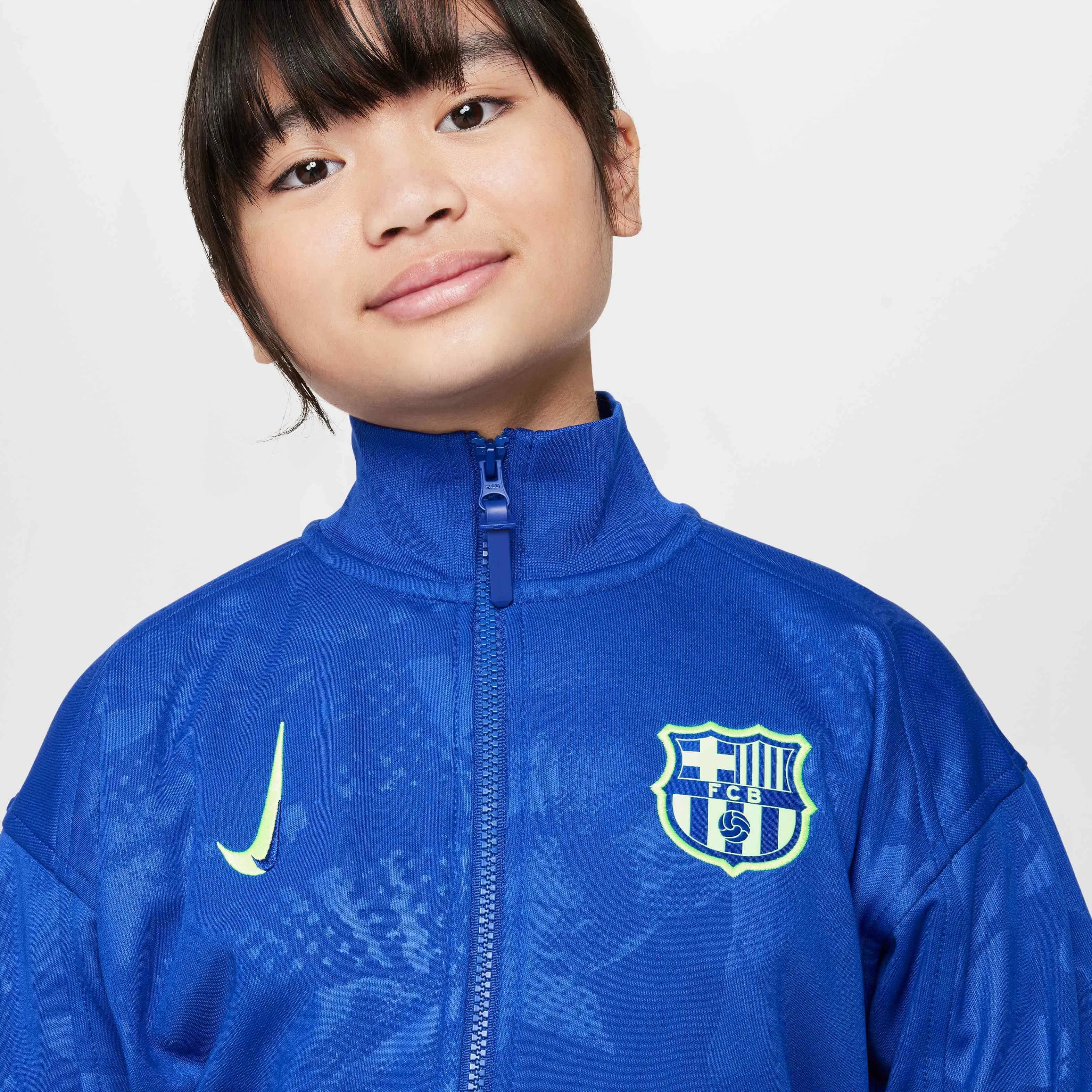 Nike 2024-25 Barcelona Youth Strike Third Dri-Fit Jacket (Detail 1)