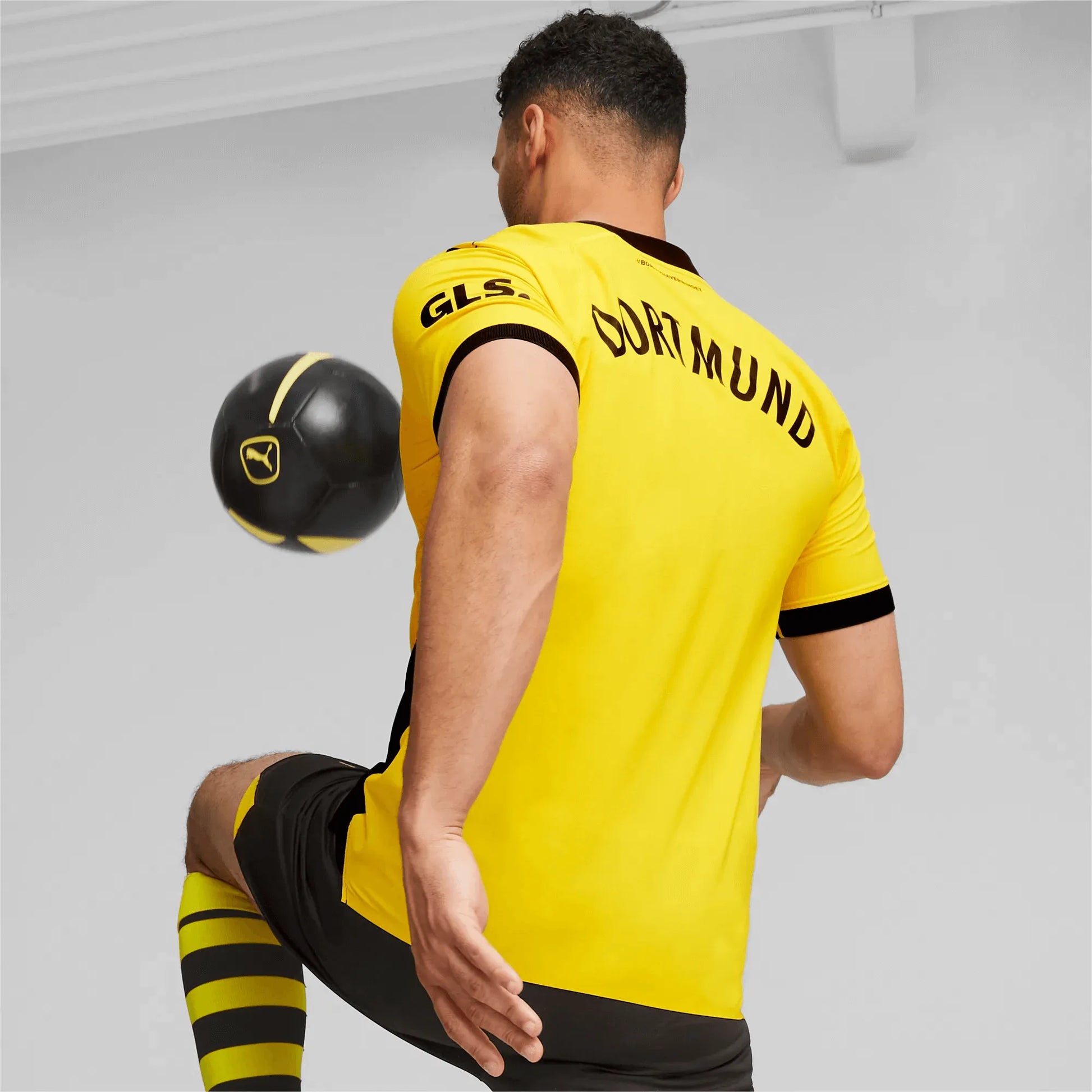 Puma 2023-24 Borussia Dortmund Men's Authentic Match Home Jersey (Model - Back)