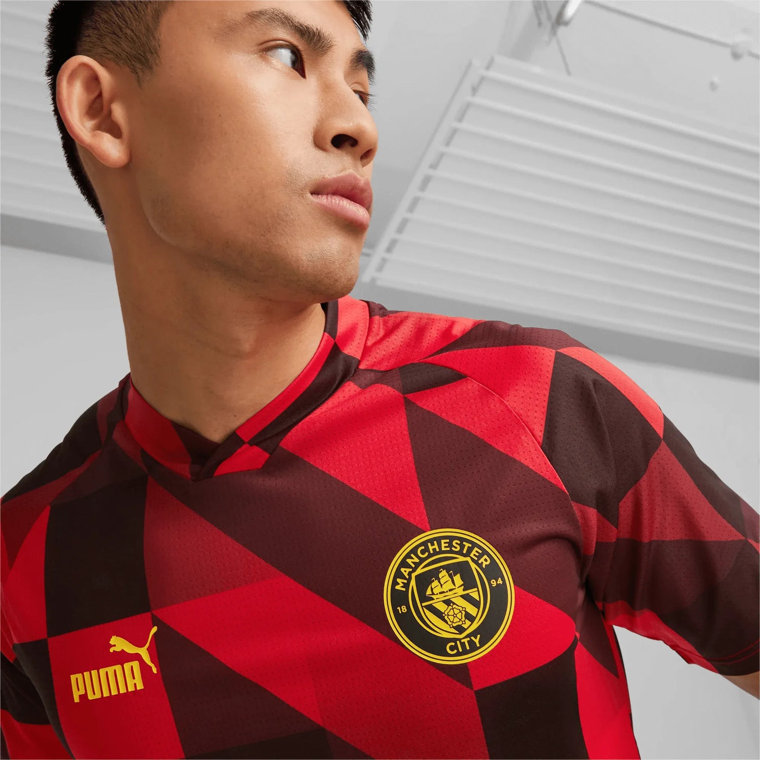 Puma Manchester City Pre-Match Jersey - Red - Black (Detail 1)