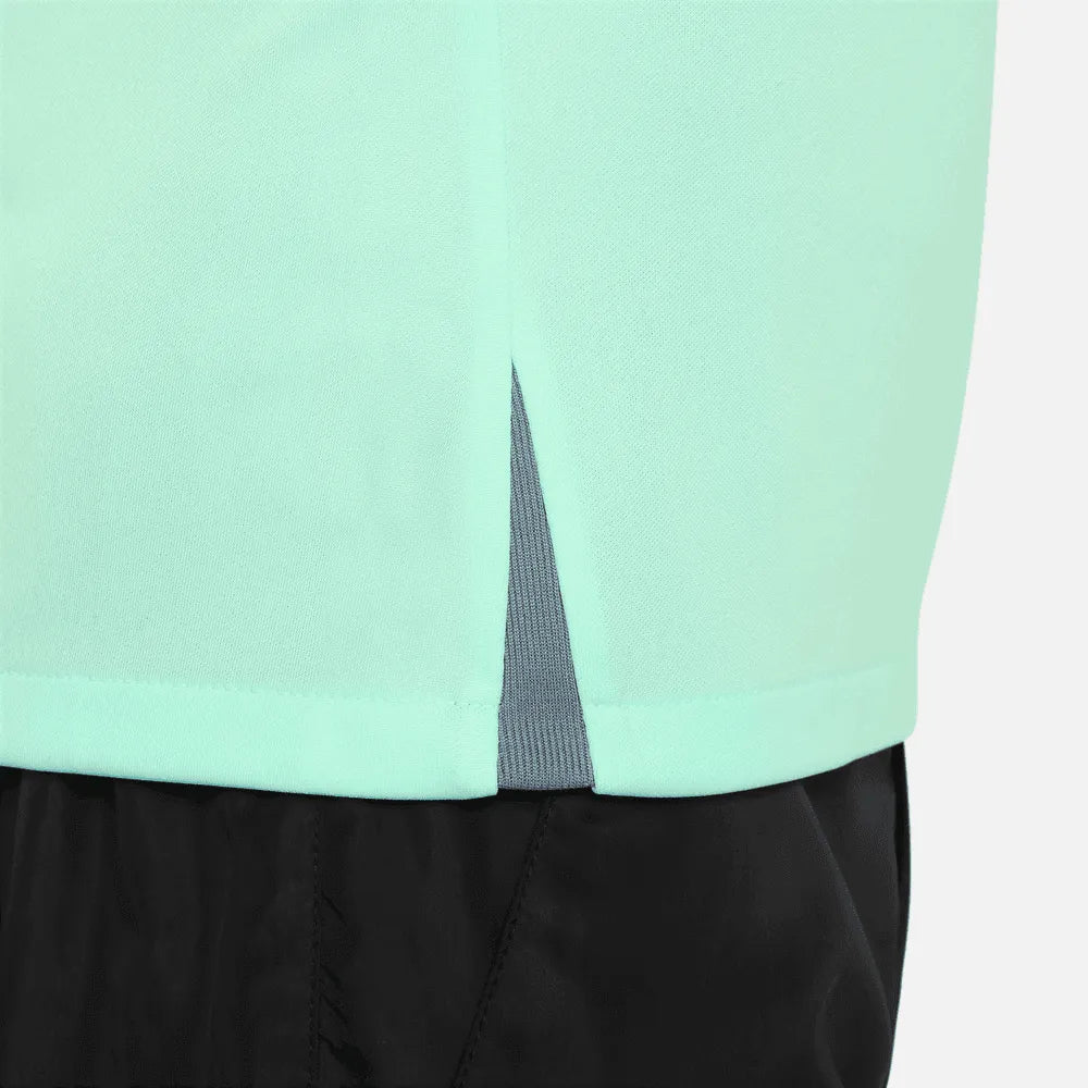 Nike 2023-24 Chelsea Youth Strike Training Jersey (Detail 2)