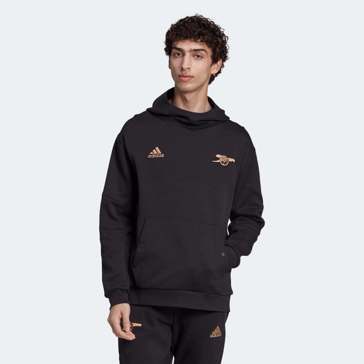 adidas 2022-23 Arsenal Travel Hoody - Black (Model - Front)
