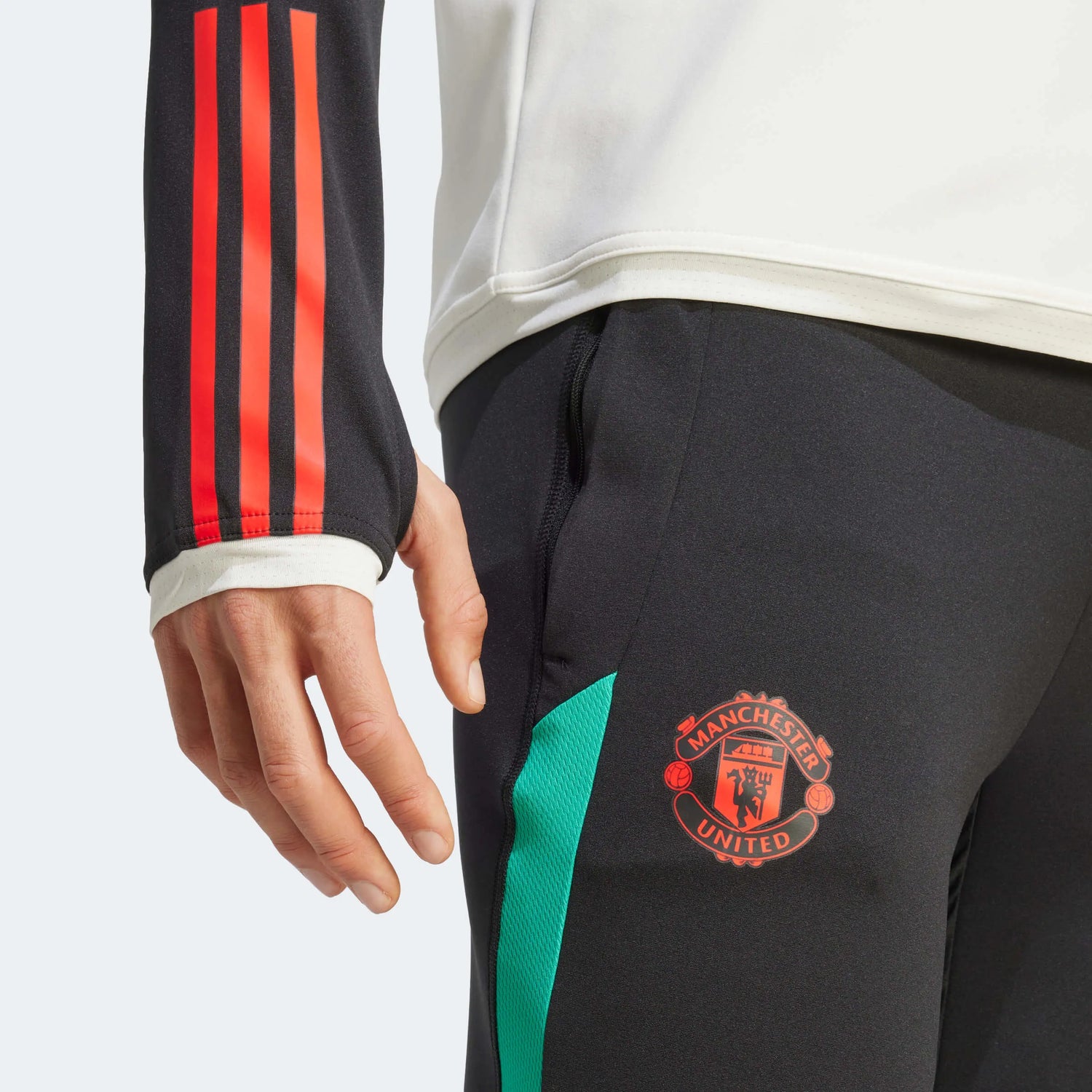 adidas 2023-24 Manchester United Men's Training Pants (Detail 1)