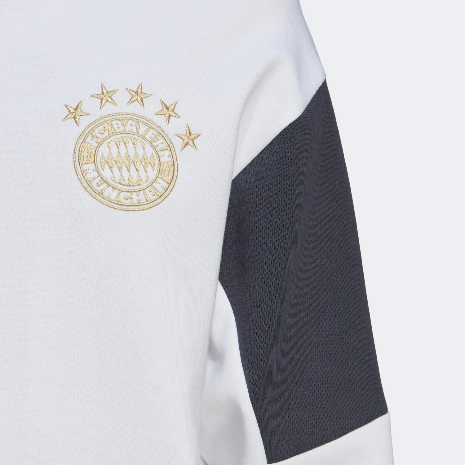 adidas 2022-23 Bayern Munich Travel Hoody - White (Detail 1)