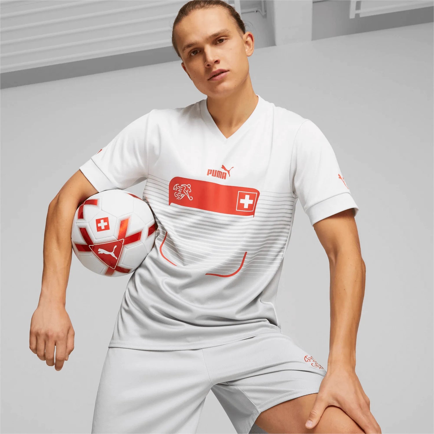 Puma 2022-23 Switzerland Away Jersey White-Red (Model - Front)