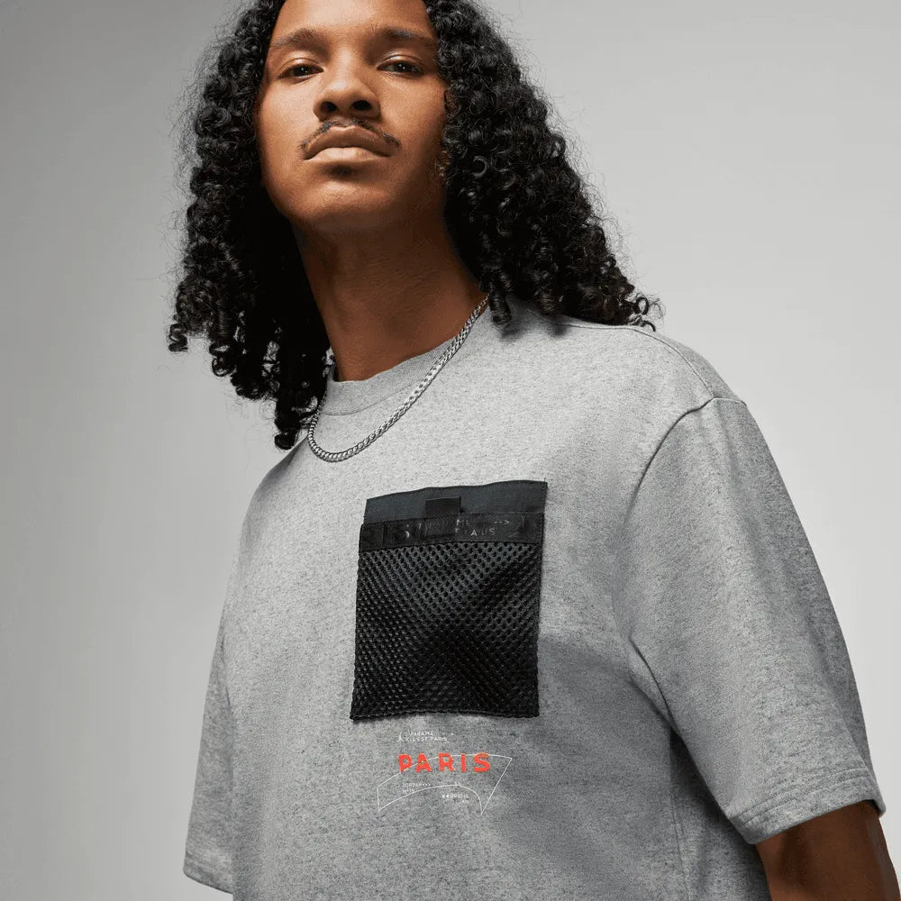 Jordan 2022-23 Paris Saint-Germain Pocket T-Shirt Grey (Detail 1)