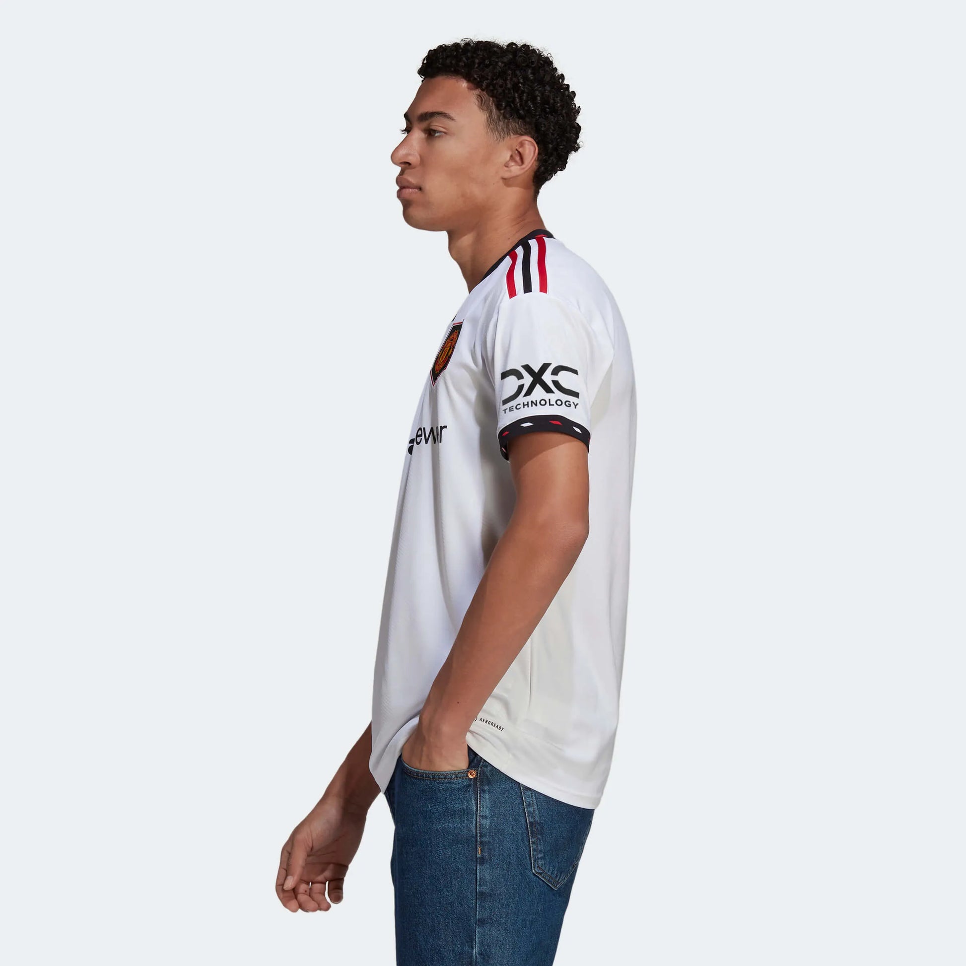 adidas 2022-23 Manchester United Away Jersey - White (Model - Side)