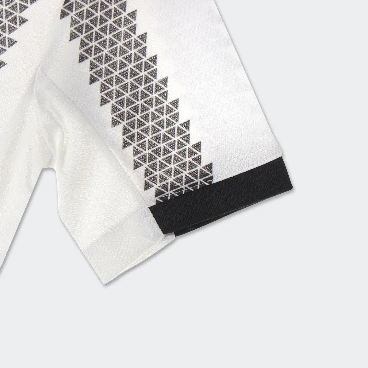 adidas 22-23 Juventus Youth Home Jersey - White-Black (Detail 2)