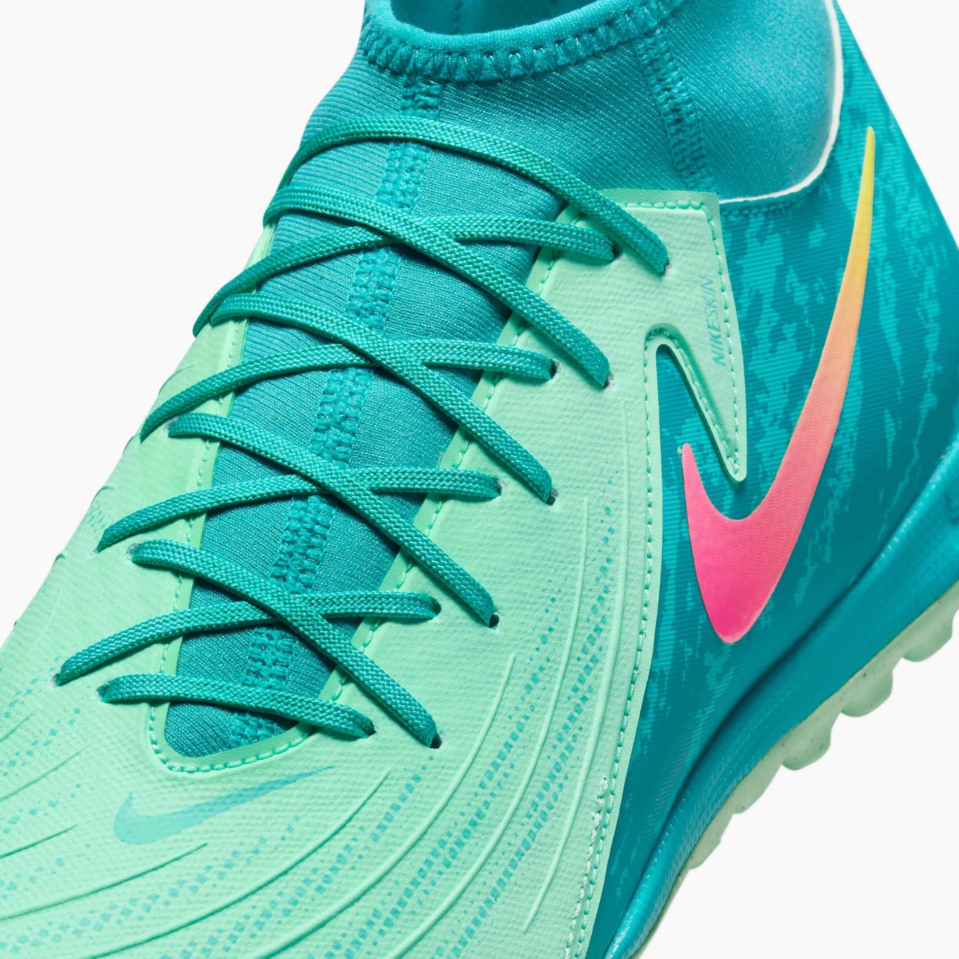 Nike Phantom Luna II Academy LV8 Turf - Vortex Pack (SP24) (Detail 1)