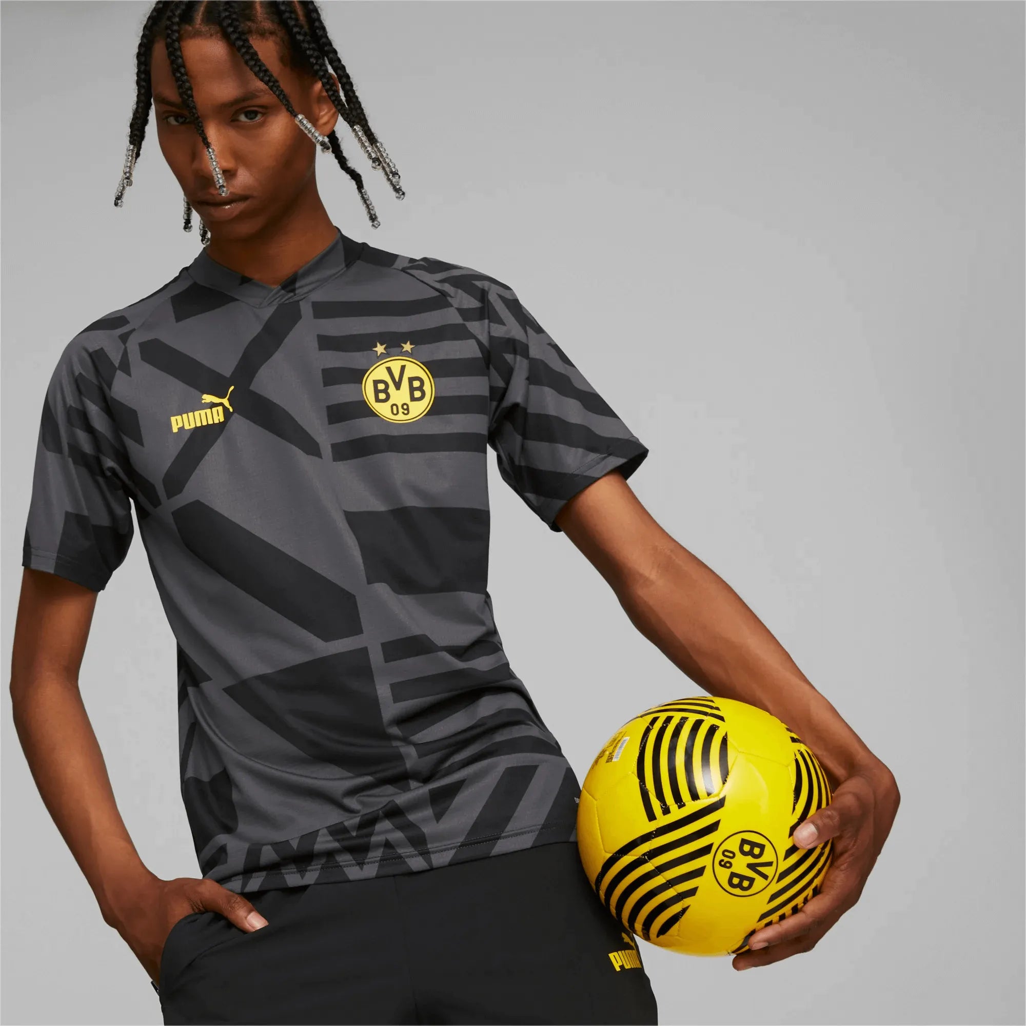 Puma 2022-23 Borussia Dortmund Prematch Training Jersey Black-Yellow (Model - Front)