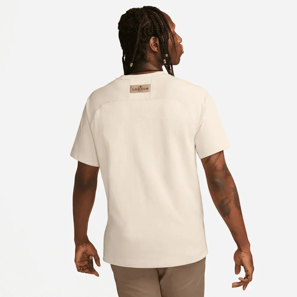 Nike 2023-24 Chelsea Men's Short-Sleeve Travel Top (Model - Back)