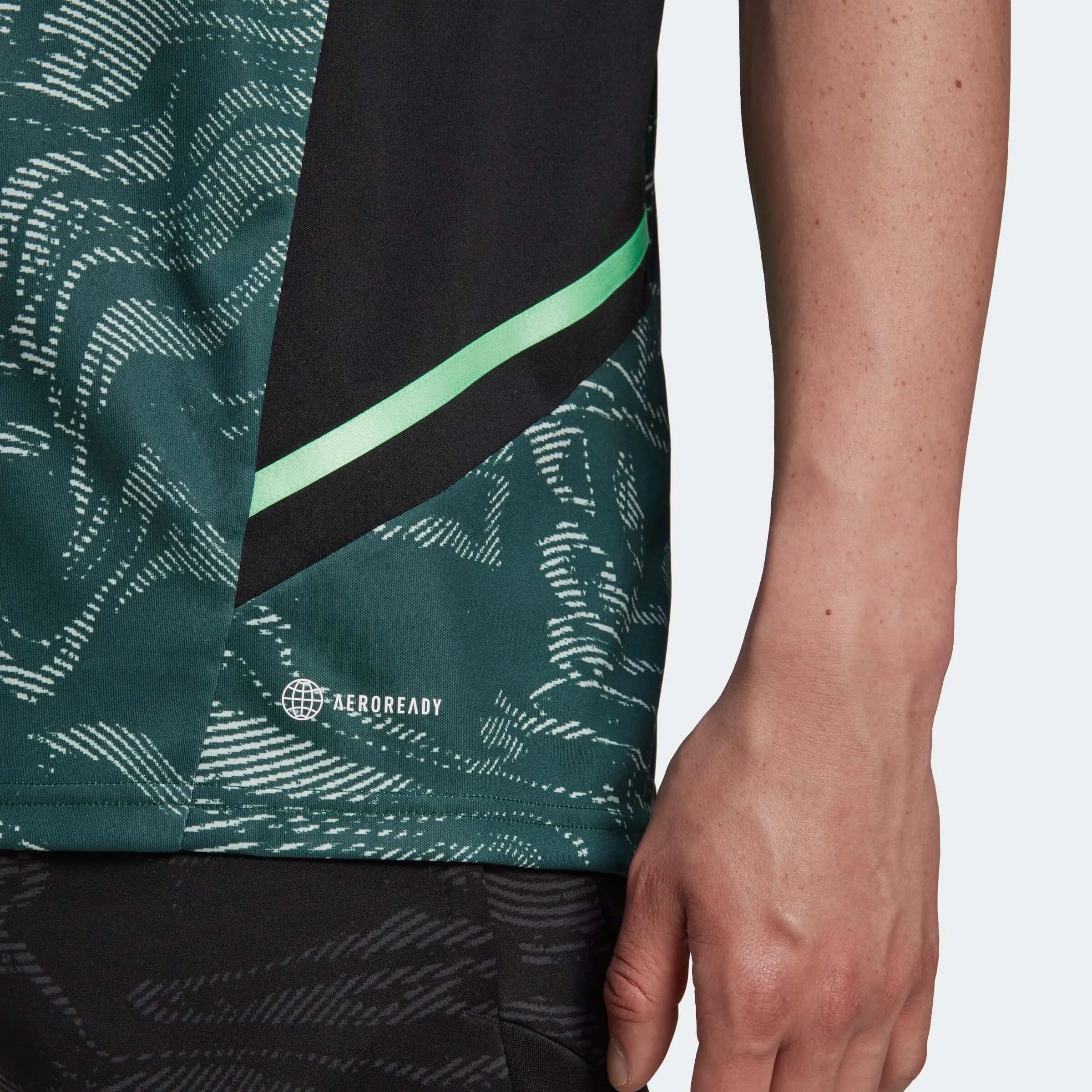 adidas 2022-23 Real Madrid EU Training Jersey - Green (Detail 2)
