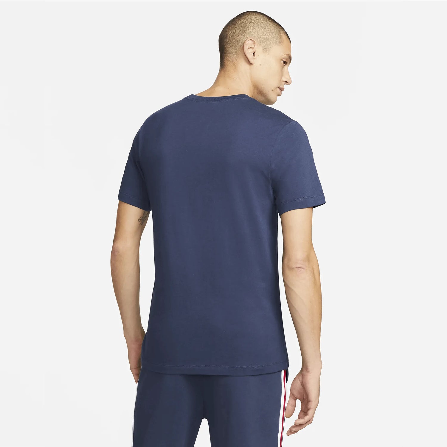 Nike 2022-23 PSG Crest Tee - Navy (Model - Back)