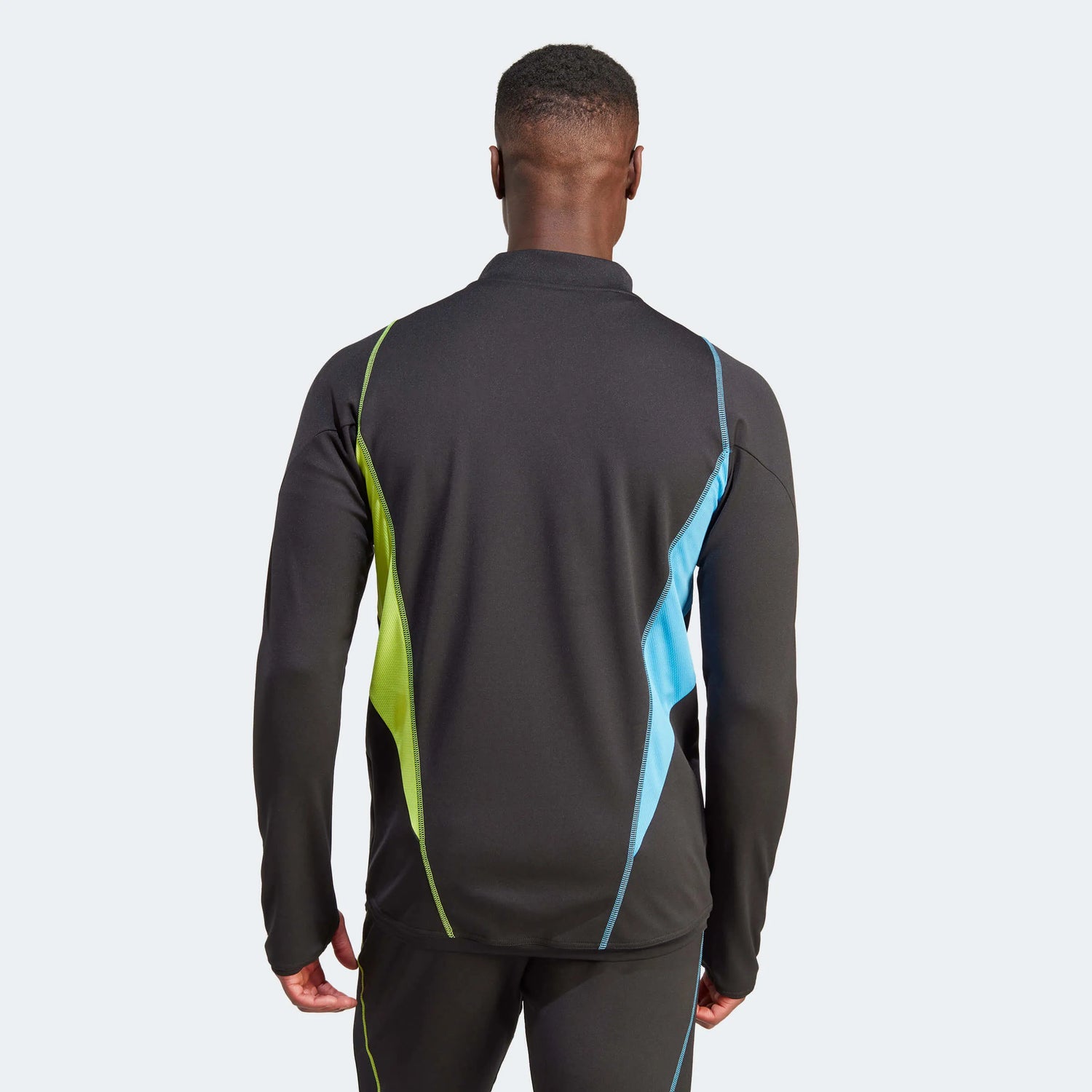 adidas 2023-24 Arsenal Men's Training Top (Model - Back)