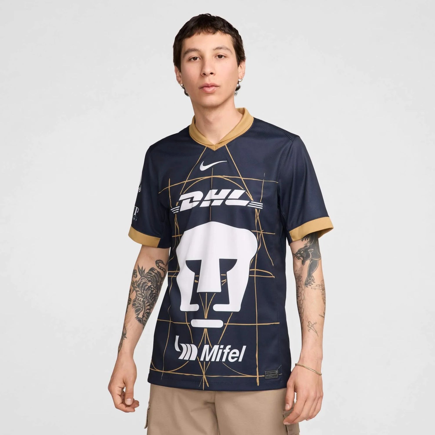 Nike 2024-25 Pumas Men's Stadium Away Jersey (Model - Front)