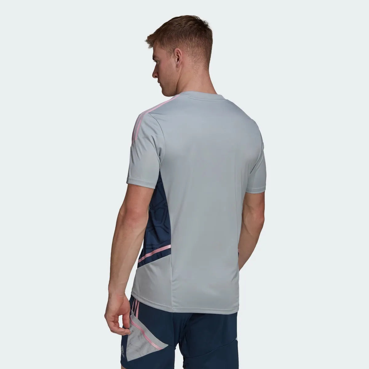 adidas 22-23 Arsenal Training Jersey - Onix (Model - Back)