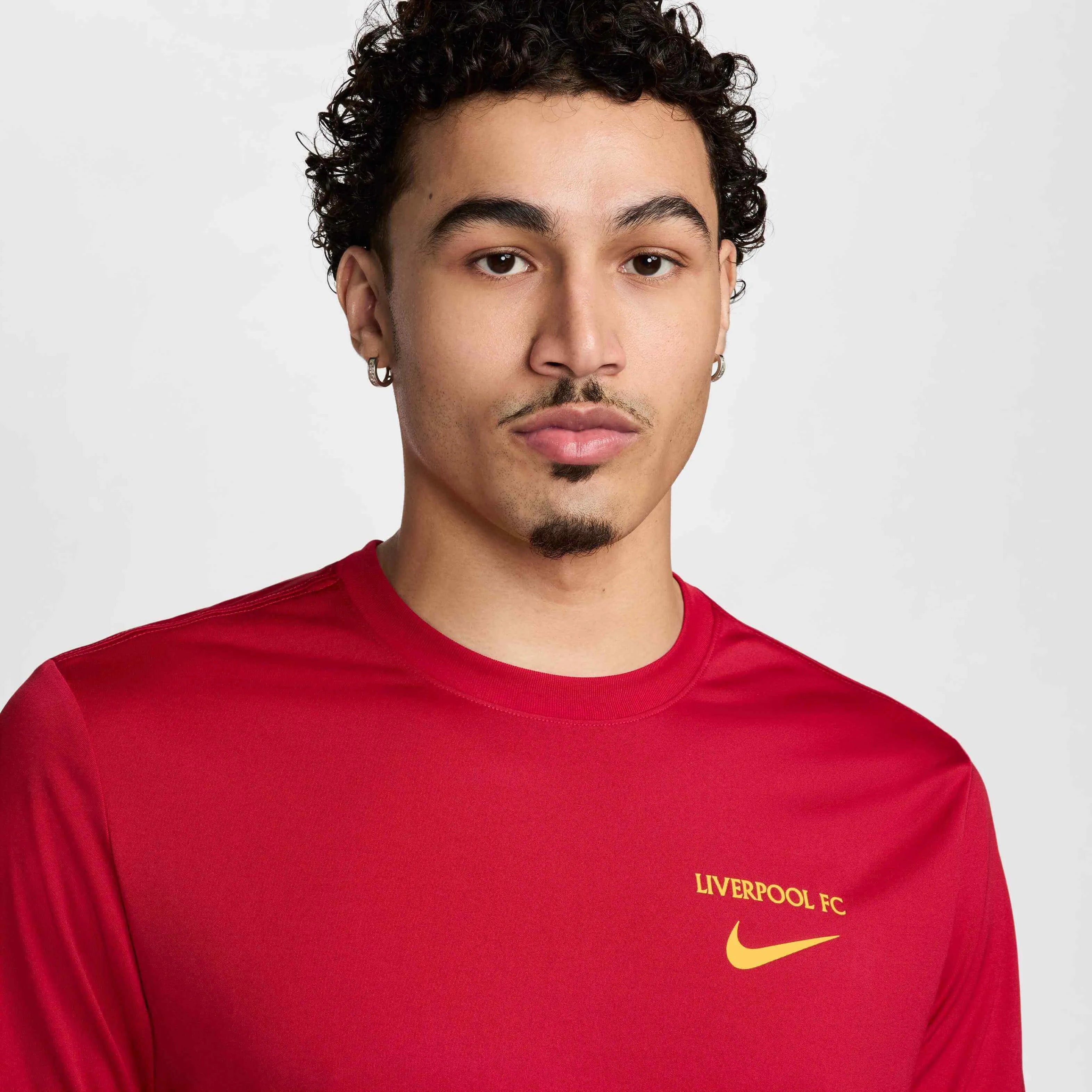 Nike 2024-25 Liverpool Men's rLGND Tee (Detail 1)