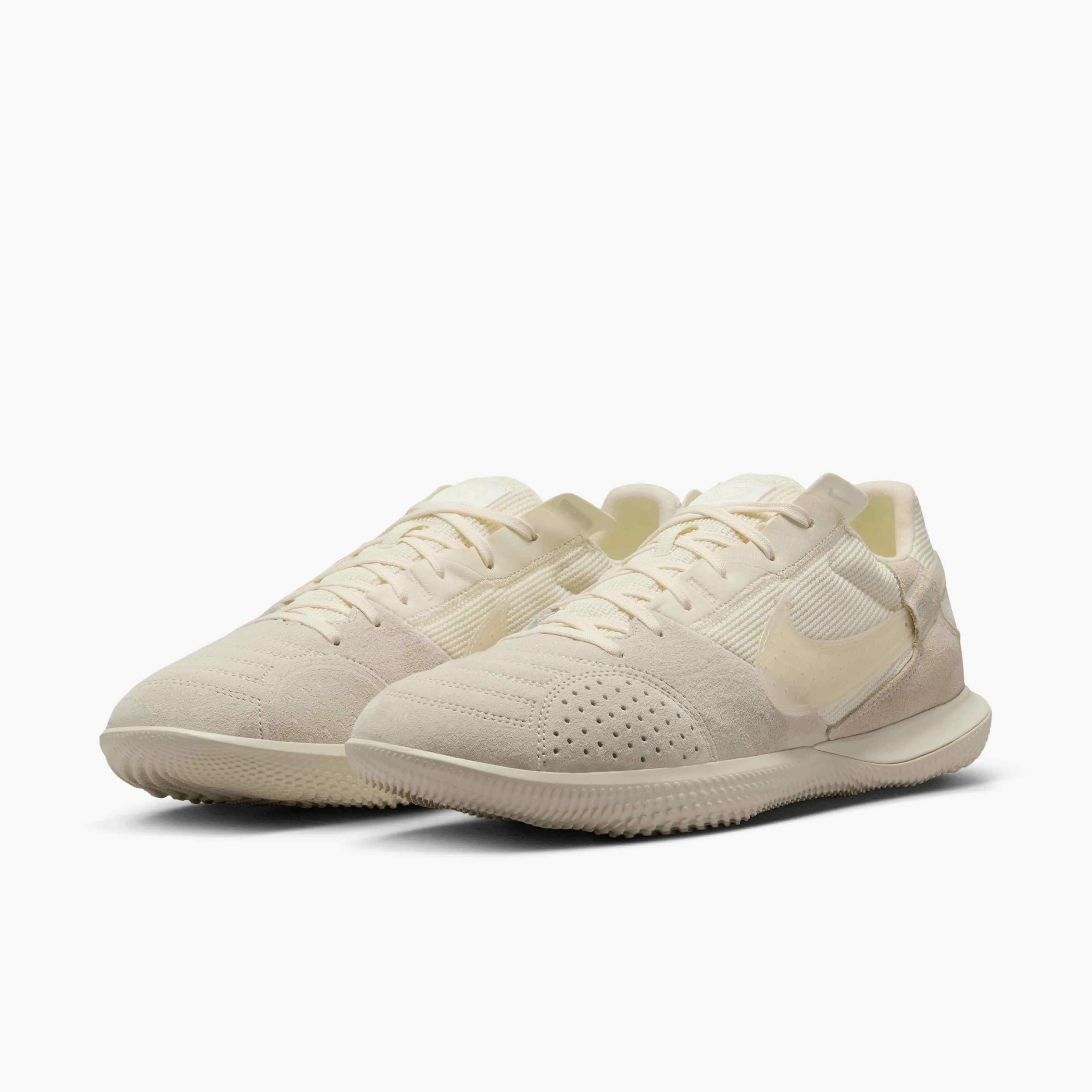 Nike Streetgato Coconut Milk/Coconut Milk (Pair - Lateral)