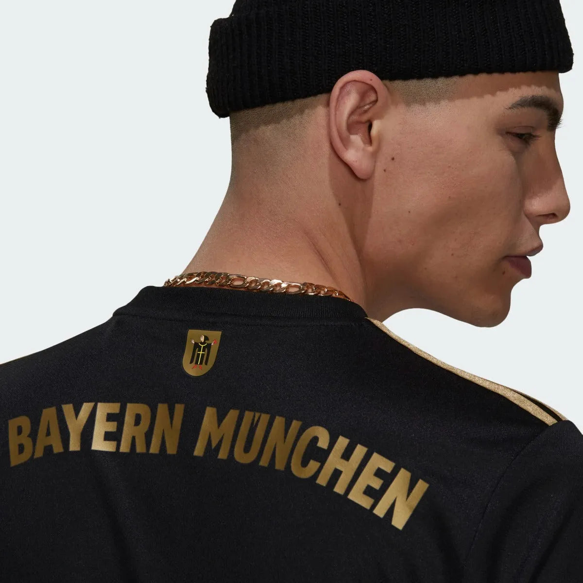 Adidas 2021-22 Bayern Munchen Away Jersey - Black-Gold (Detail 2)