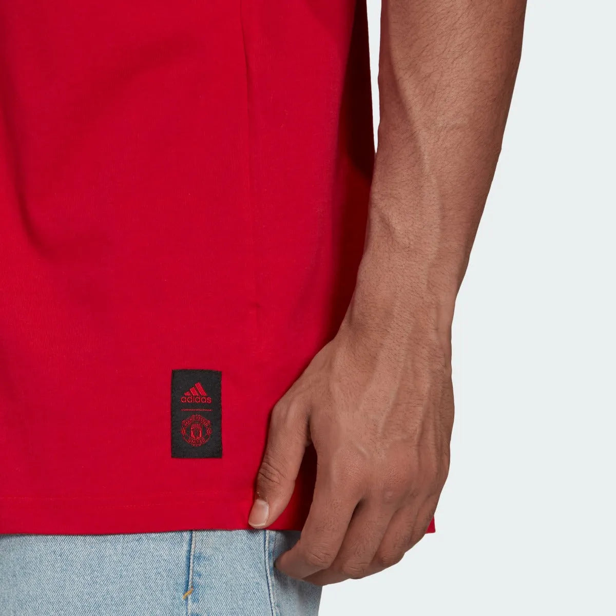 Adidas 2021-22 Manchester United Street Tee - Red (Detail 2)