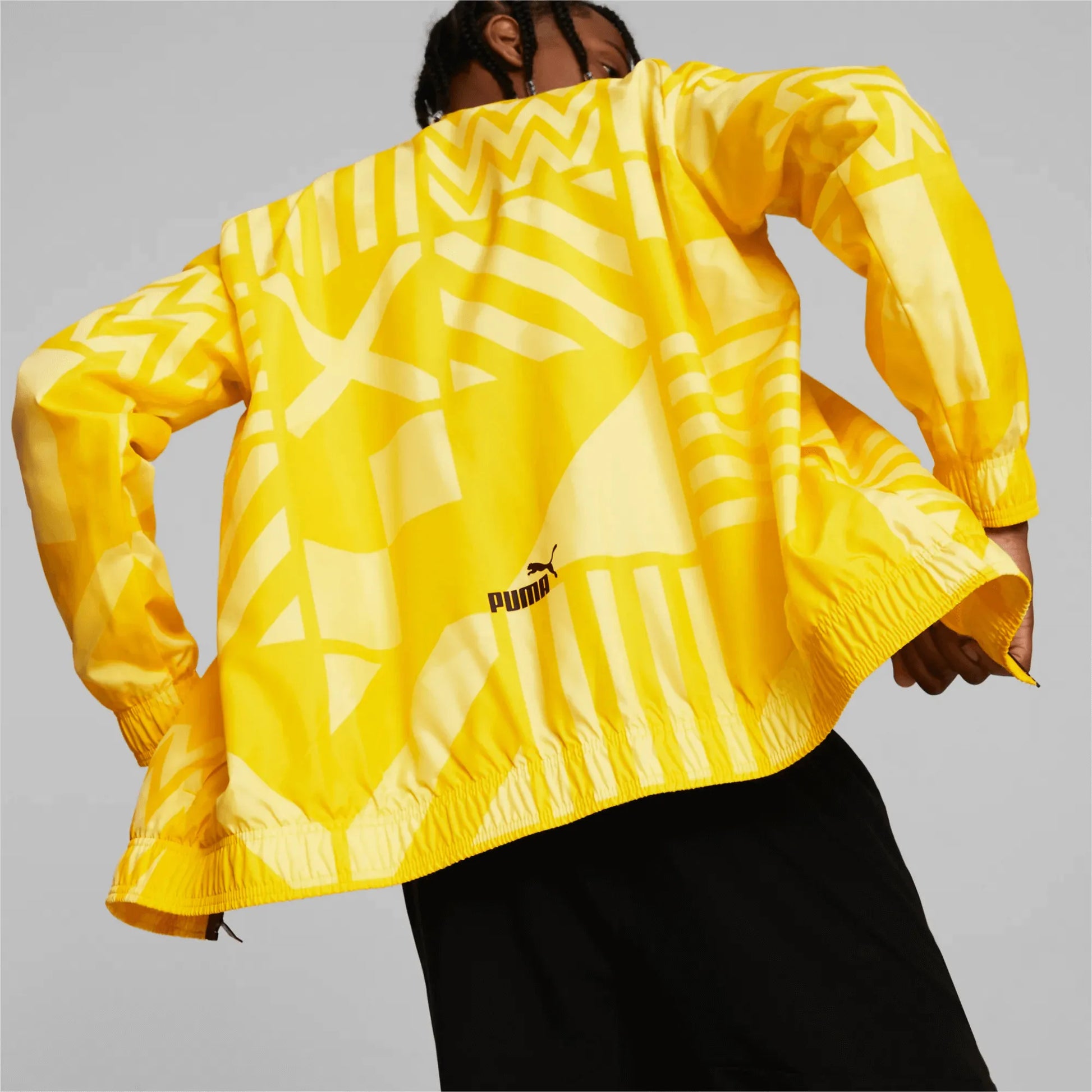 Puma 2022/23 Borussia Dortmund Prematch Jacket (Model - Back)