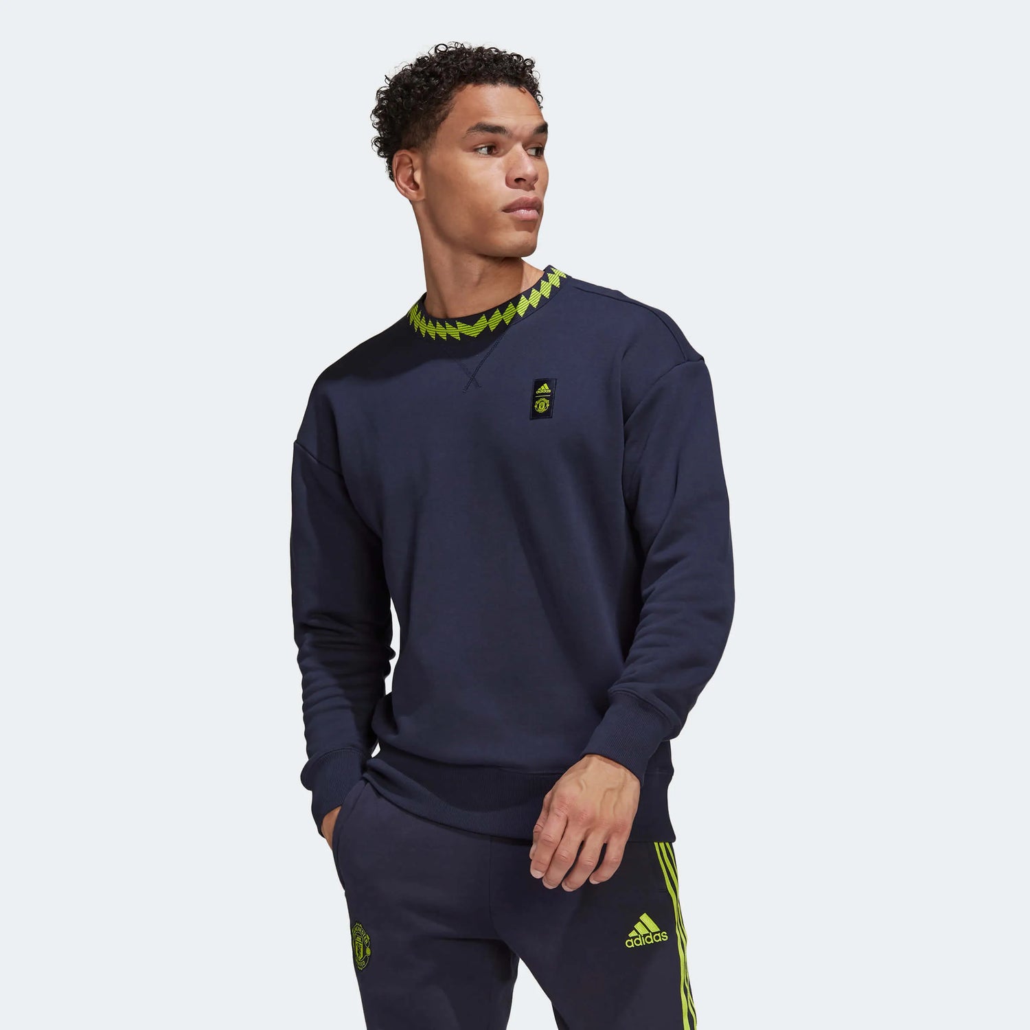 adidas 2022-23 Manchester United LS Crew Sweatshirt - Legend Ink (Model - Front)